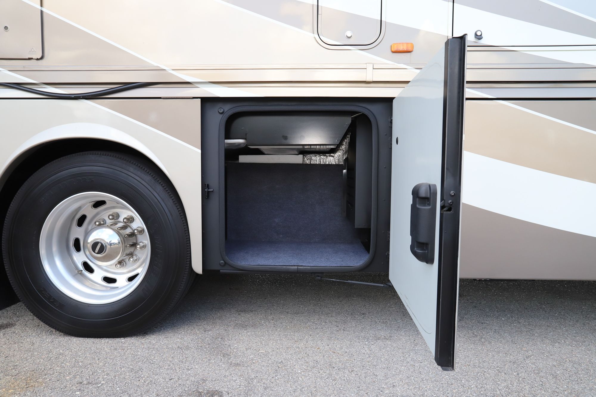 Used 2015 Winnebago Journey 36M Class A  For Sale