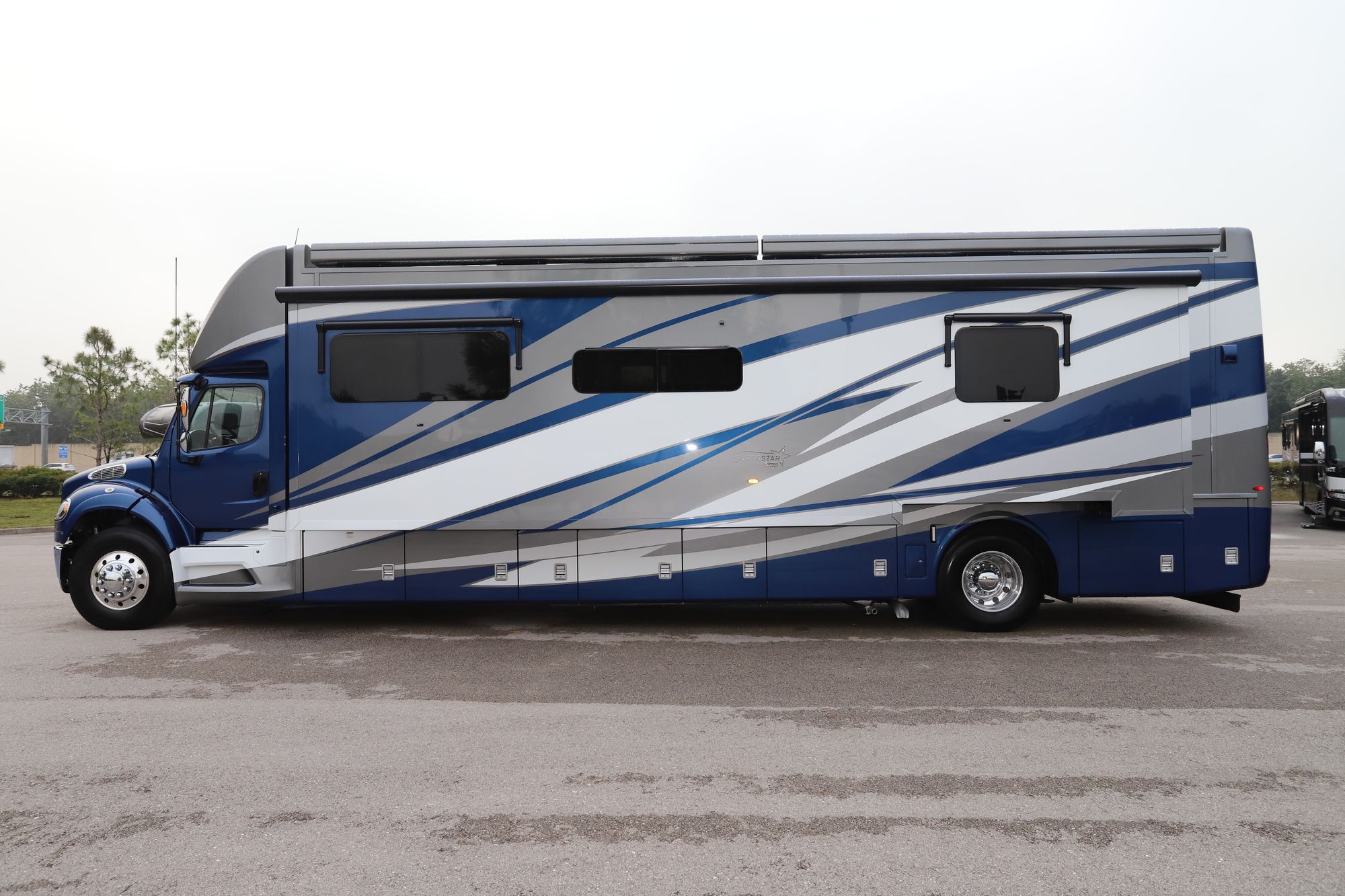 Used 2021 Newmar Super Star 4061 Super C  For Sale