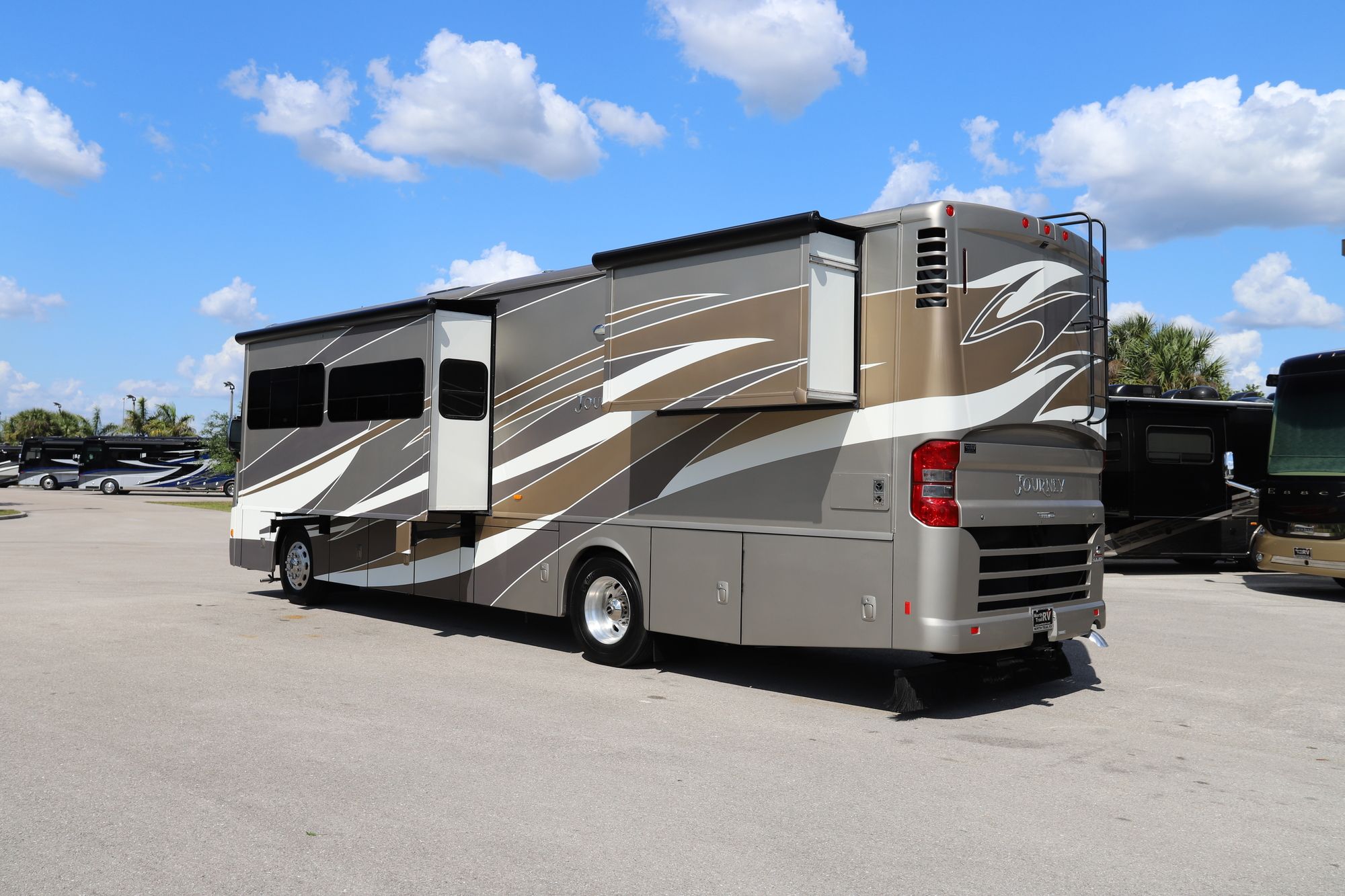 Used 2015 Winnebago Journey 36M Class A  For Sale