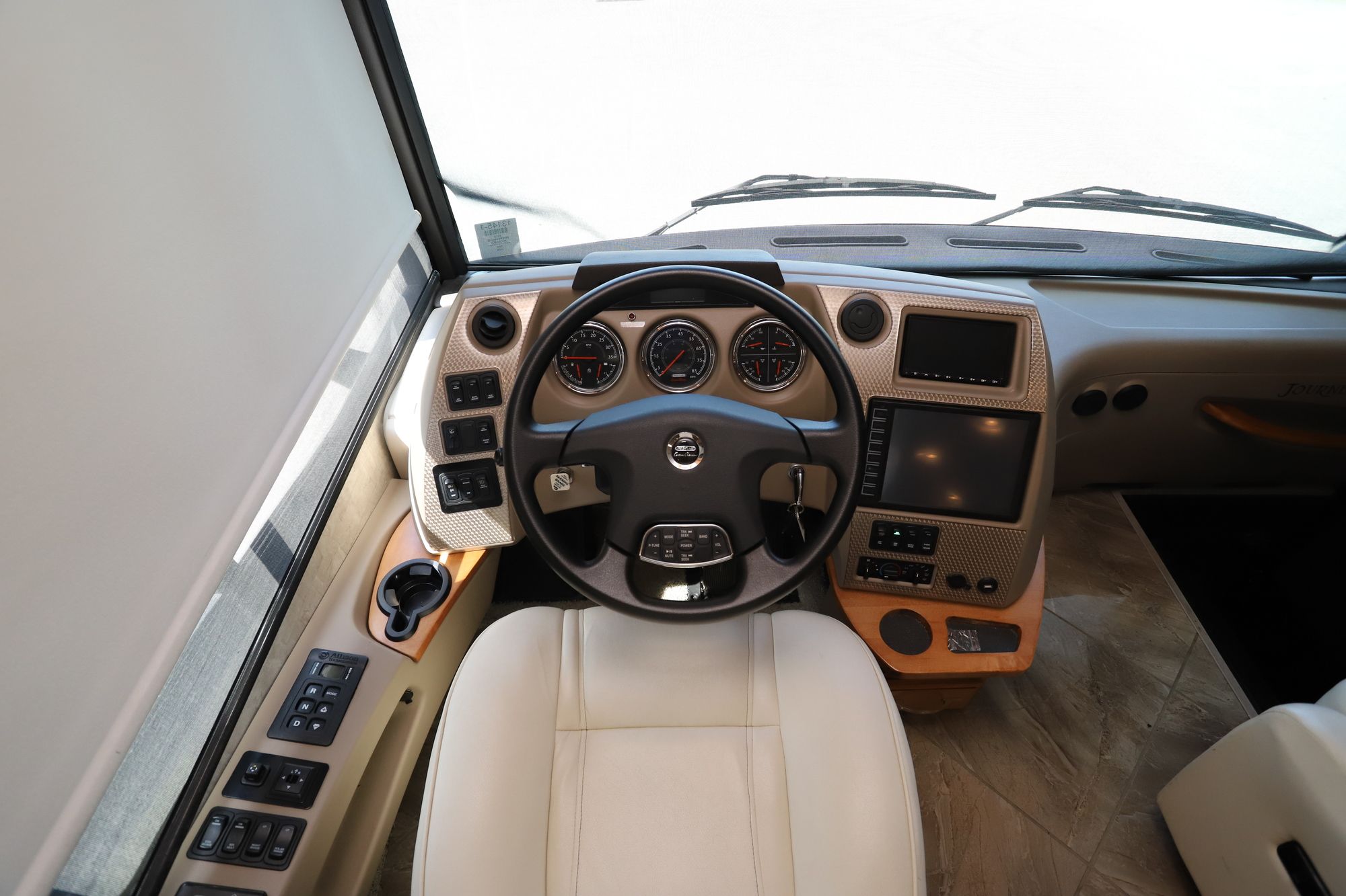 Used 2015 Winnebago Journey 36M Class A  For Sale