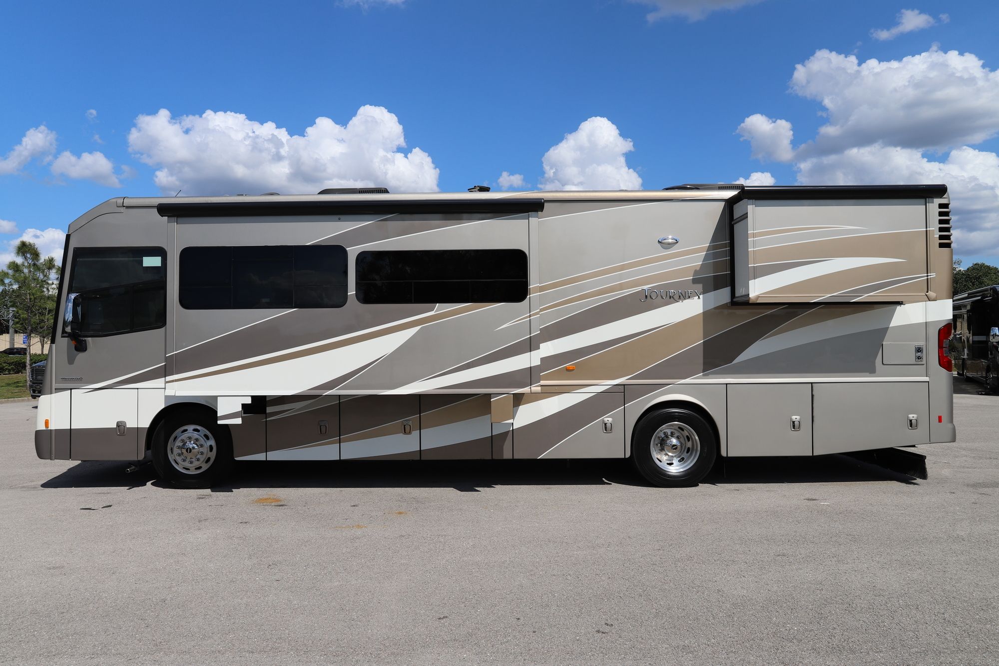Used 2015 Winnebago Journey 36M Class A  For Sale