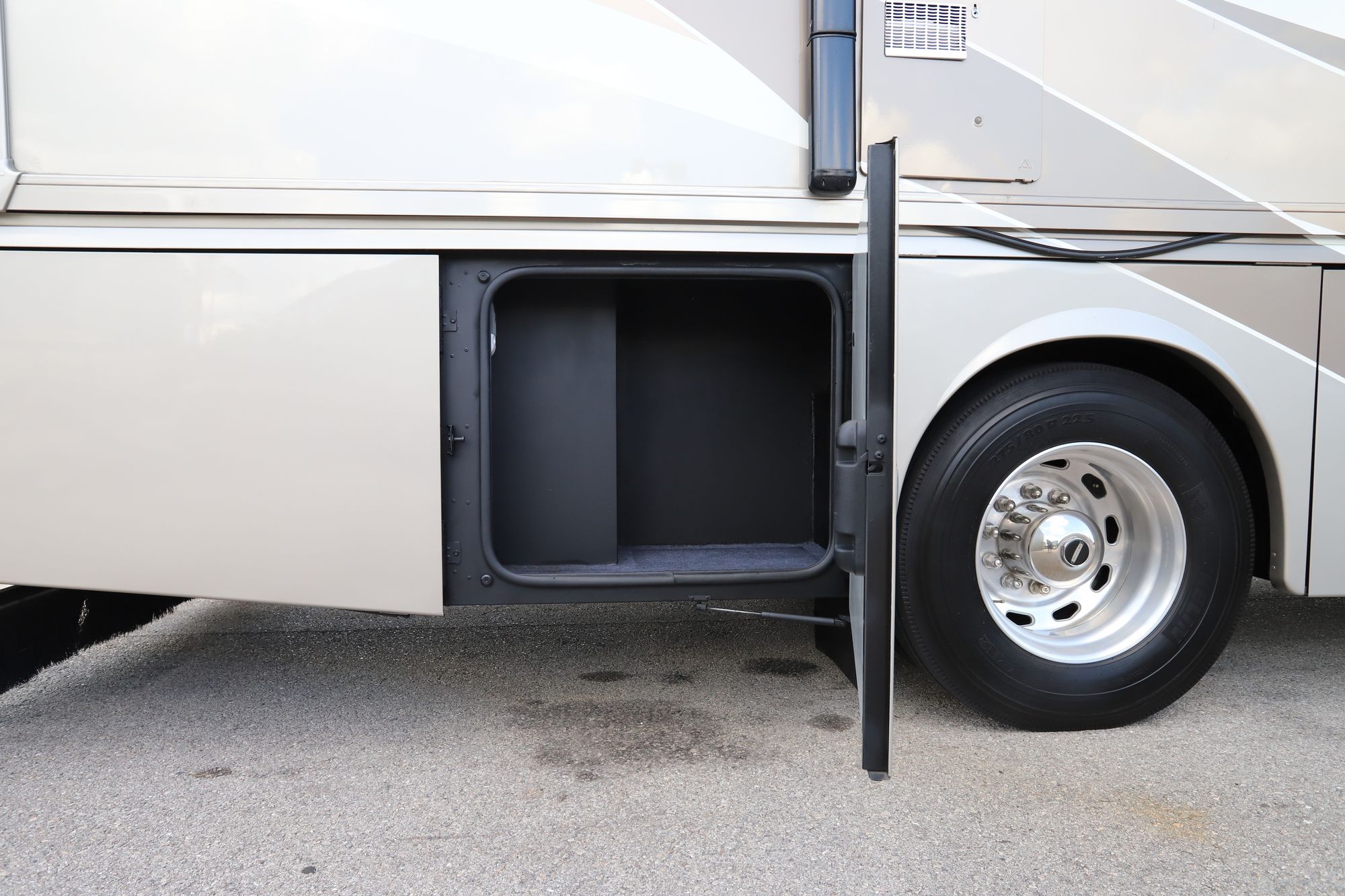 Used 2015 Winnebago Journey 36M Class A  For Sale