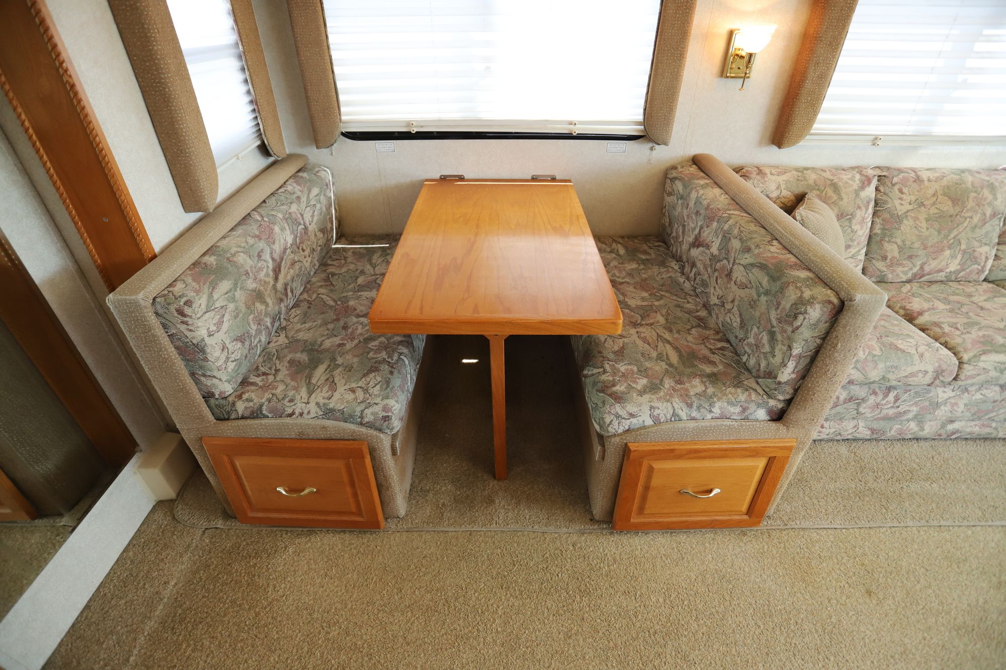 Used 2004 Gulf Stream Sun Voyager 8335 Class A  For Sale