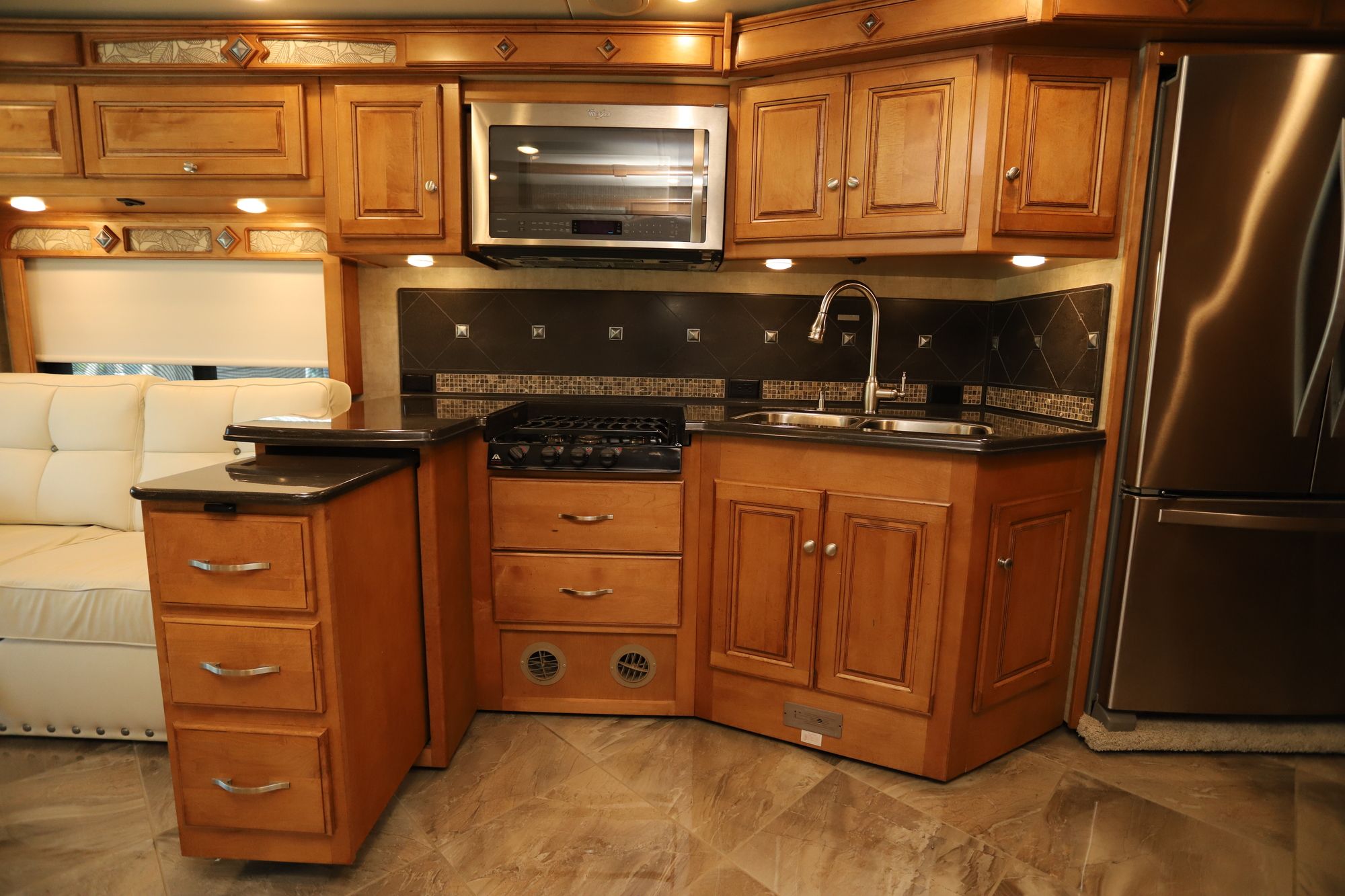 Used 2015 Winnebago Journey 36M Class A  For Sale