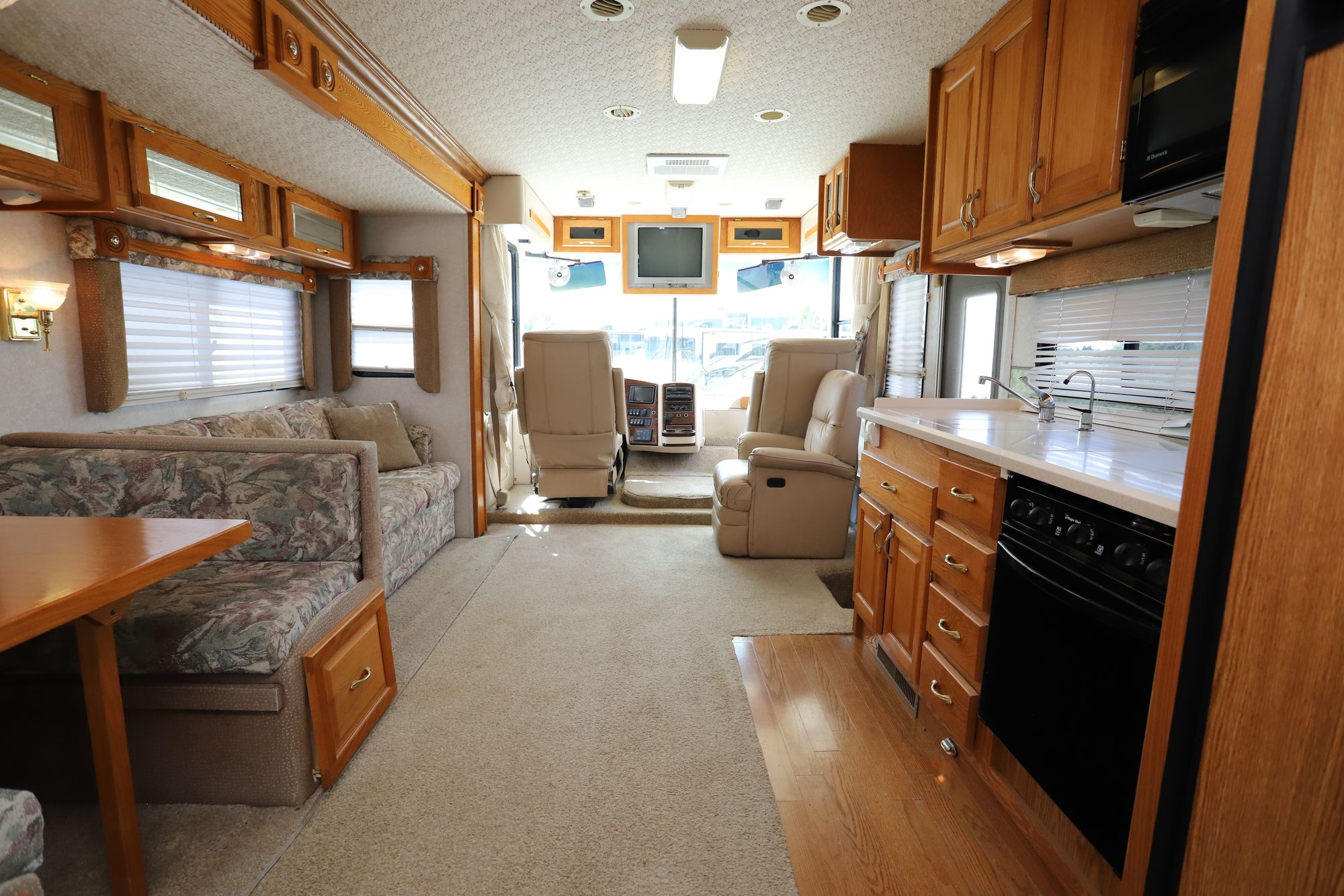 Used 2004 Gulf Stream Sun Voyager 8335 Class A  For Sale