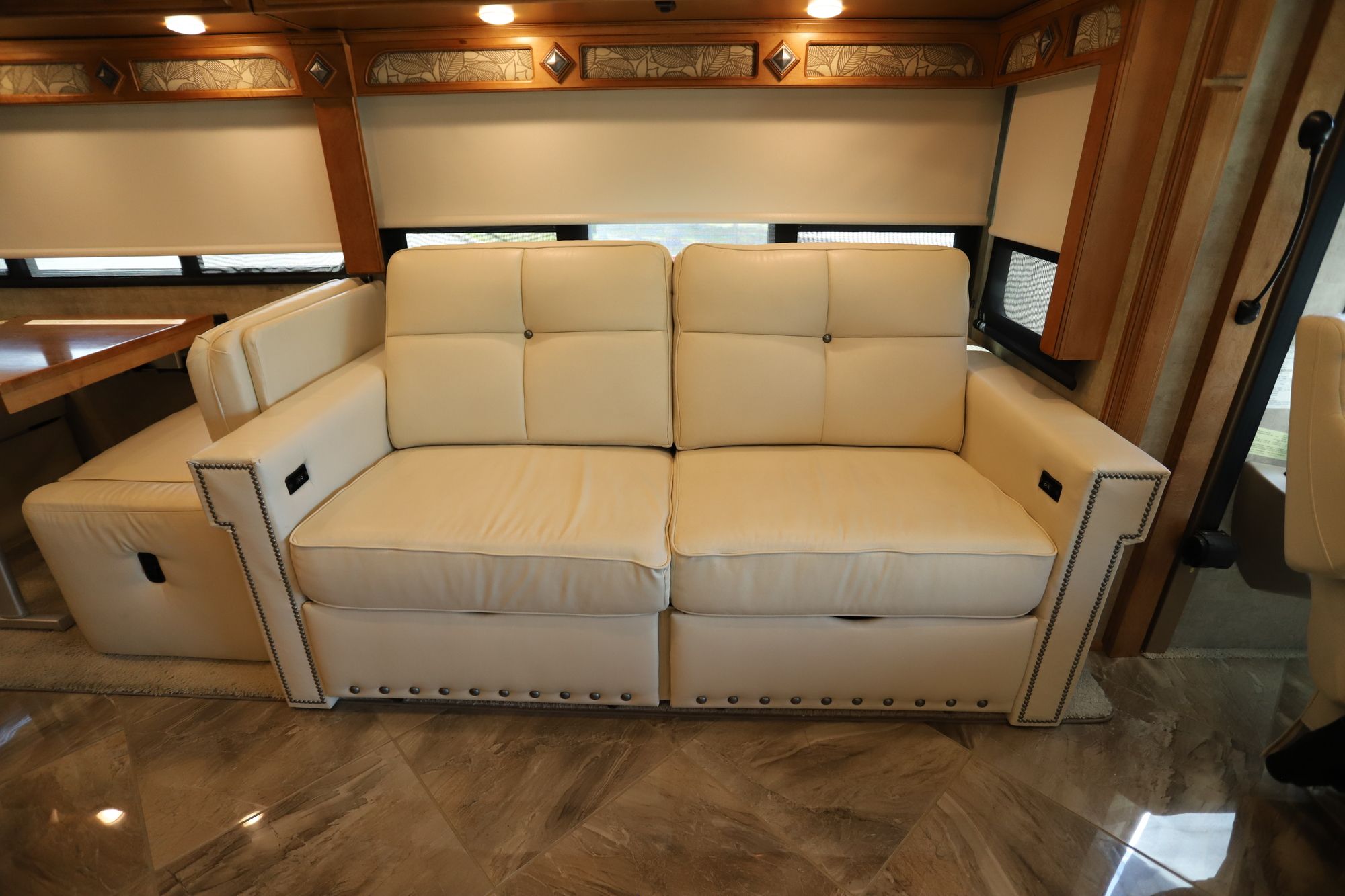 Used 2015 Winnebago Journey 36M Class A  For Sale