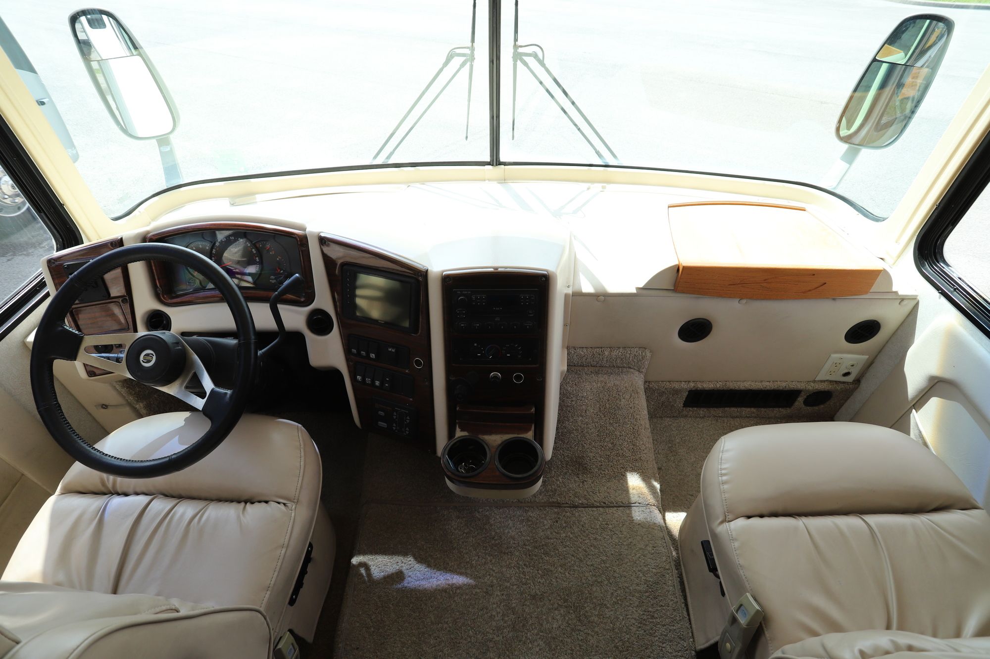 Used 2004 Gulf Stream Sun Voyager 8335 Class A  For Sale