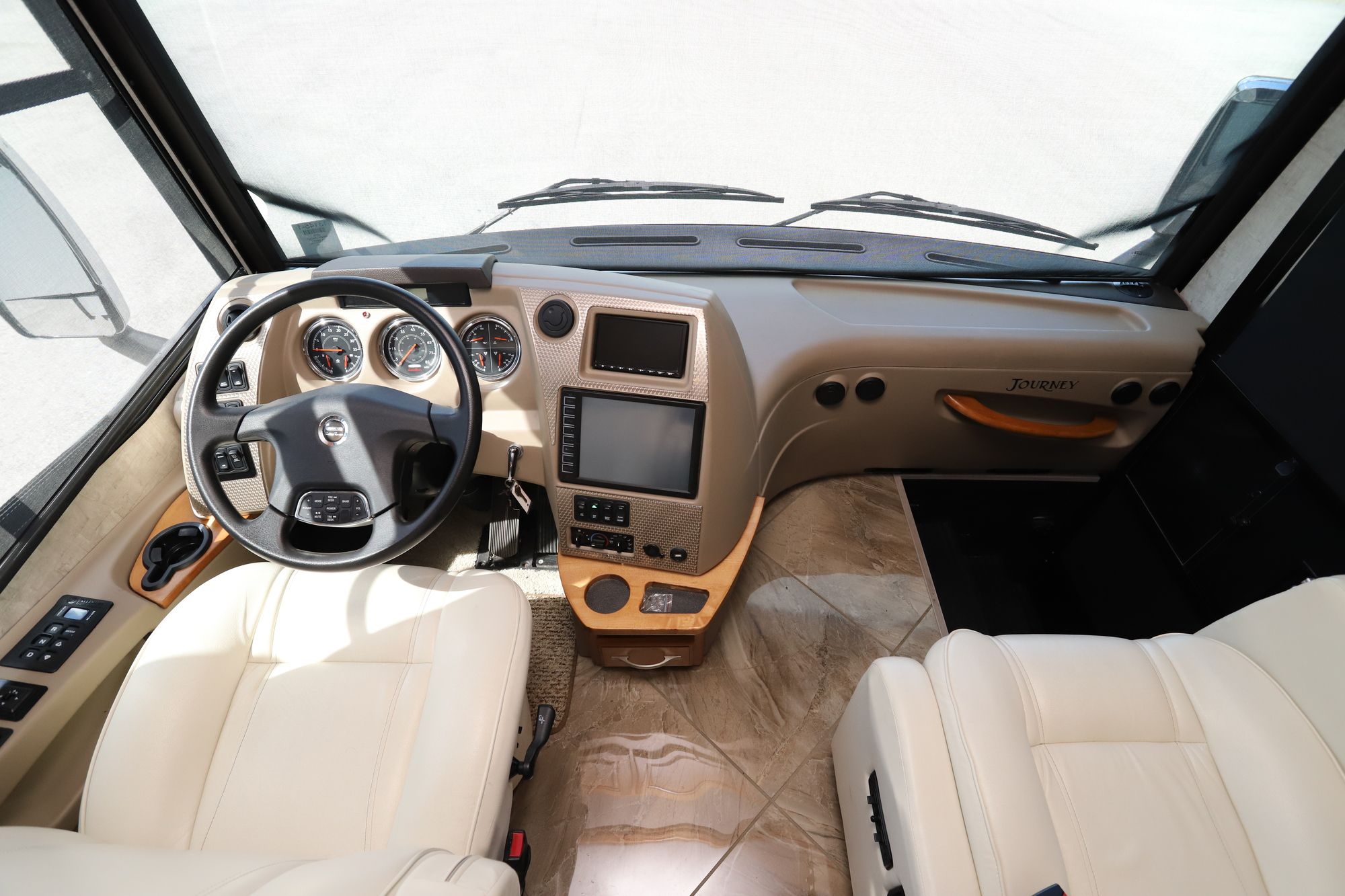 Used 2015 Winnebago Journey 36M Class A  For Sale