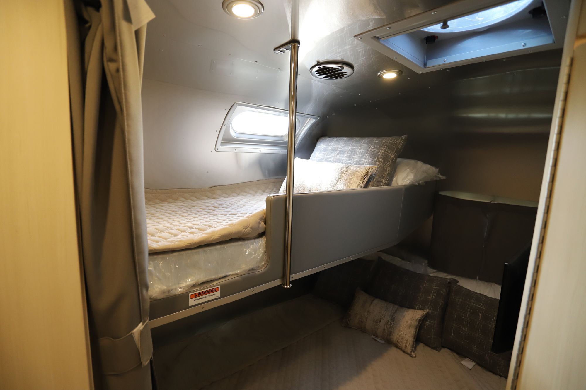 New 2021 Airstream Flying Cloud 30FB Travel Trailer  For Sale