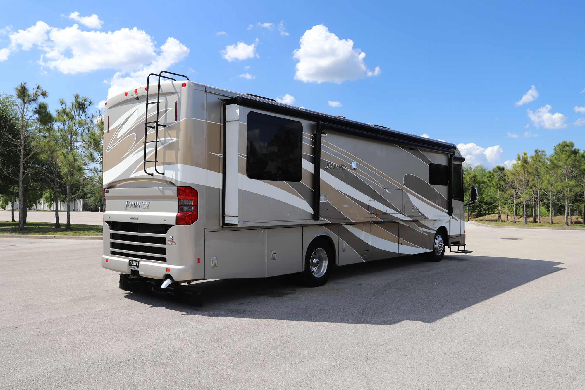 Used 2015 Winnebago Journey 36M Class A  For Sale