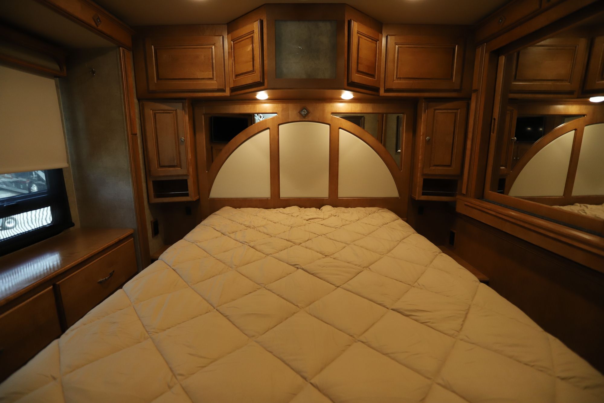 Used 2015 Winnebago Journey 36M Class A  For Sale