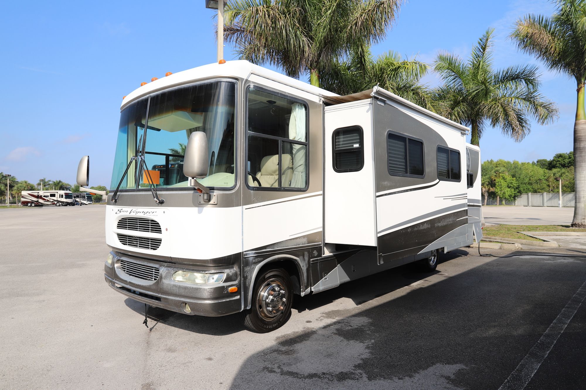Used 2004 Gulf Stream Sun Voyager 8335 Class A  For Sale