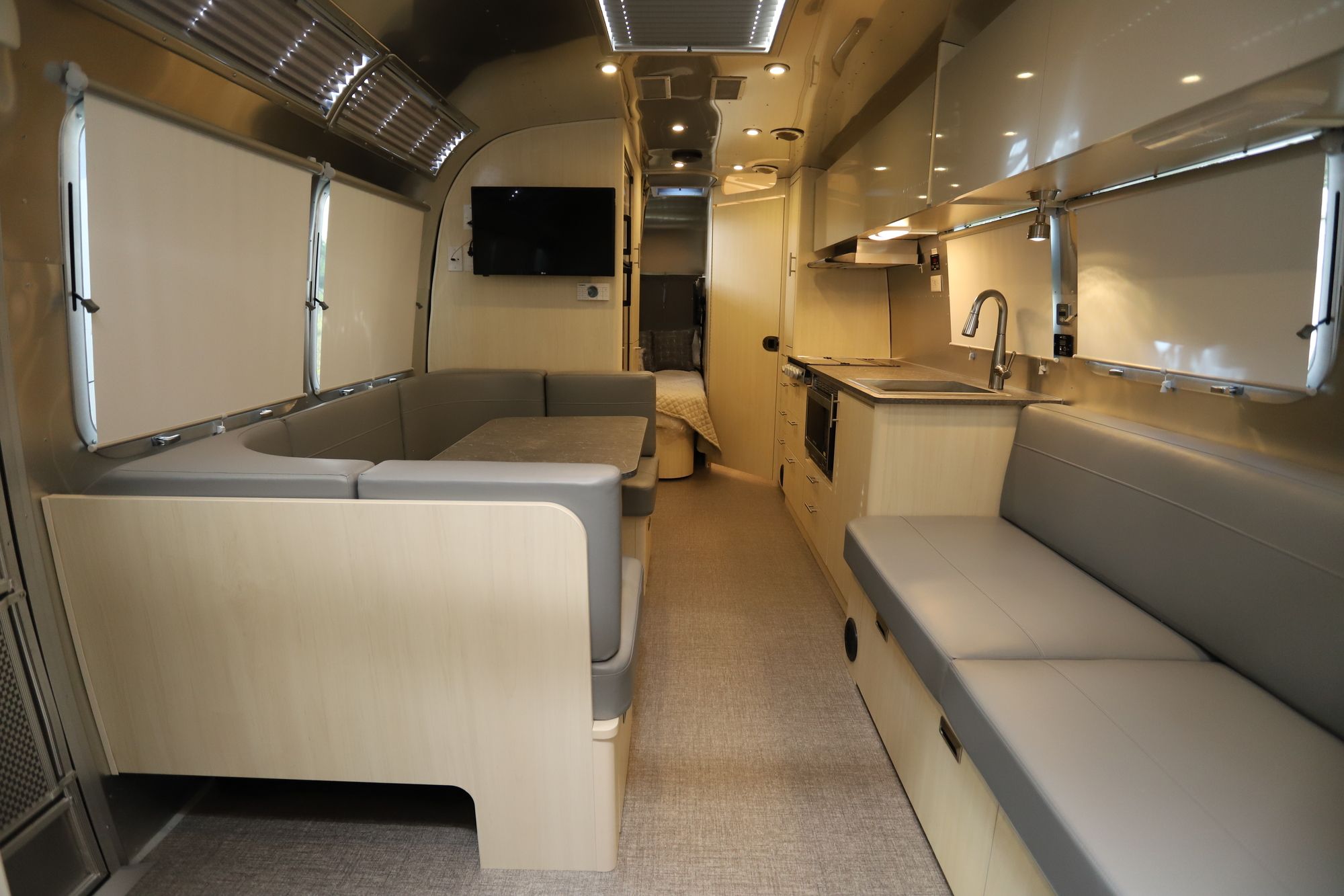 New 2021 Airstream Flying Cloud 30FB Travel Trailer  For Sale