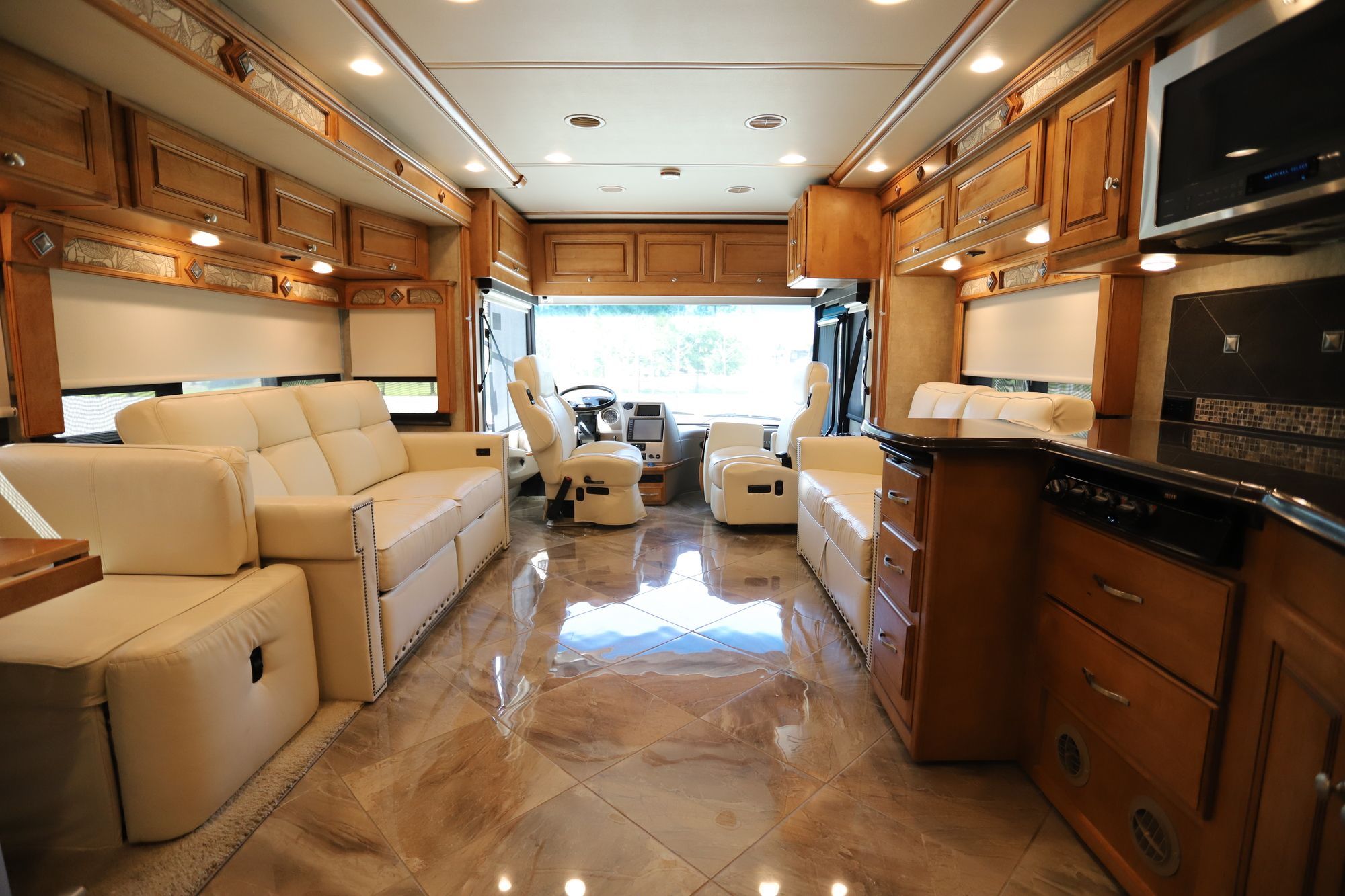 Used 2015 Winnebago Journey 36M Class A  For Sale