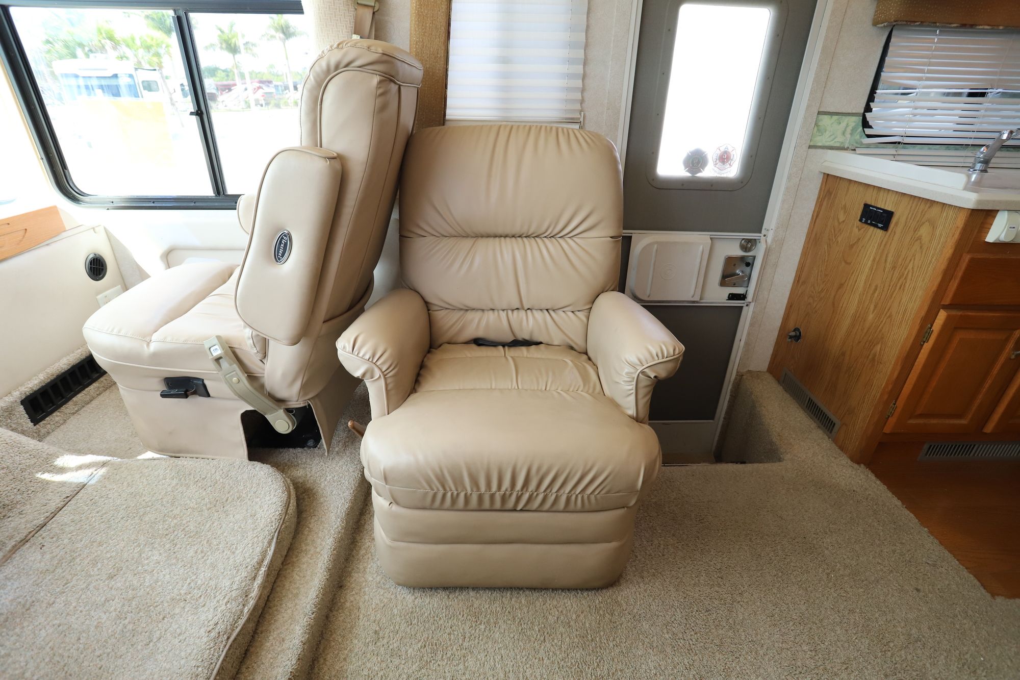 Used 2004 Gulf Stream Sun Voyager 8335 Class A  For Sale