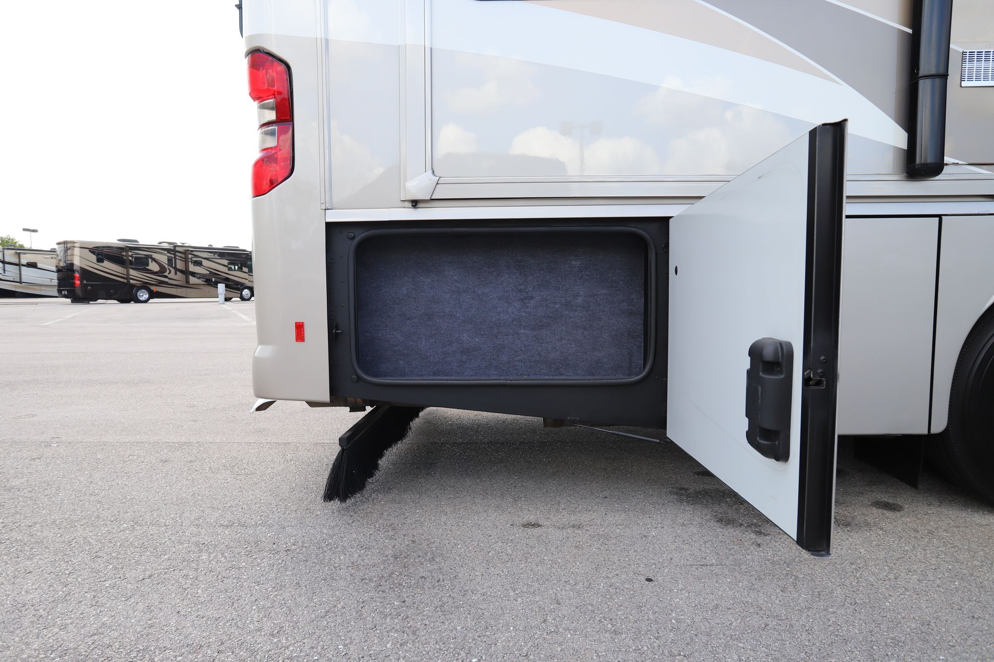 Used 2015 Winnebago Journey 36M Class A  For Sale