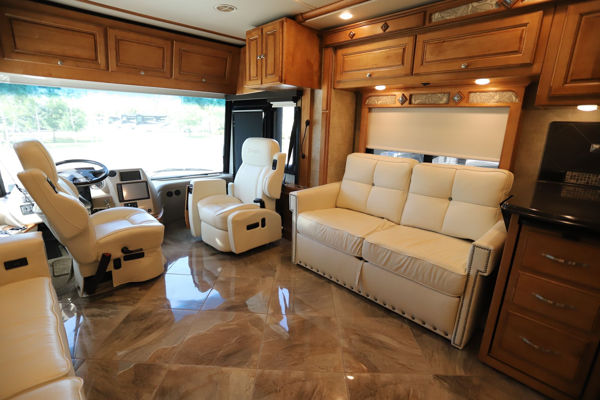 Used 2015 Winnebago Journey 36M Class A  For Sale