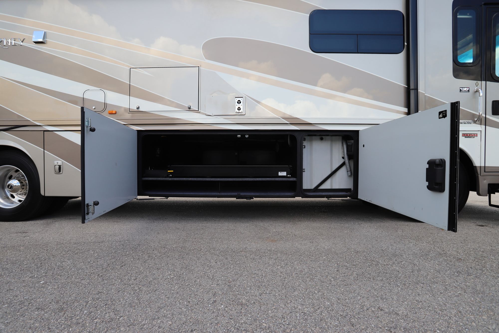 Used 2015 Winnebago Journey 36M Class A  For Sale