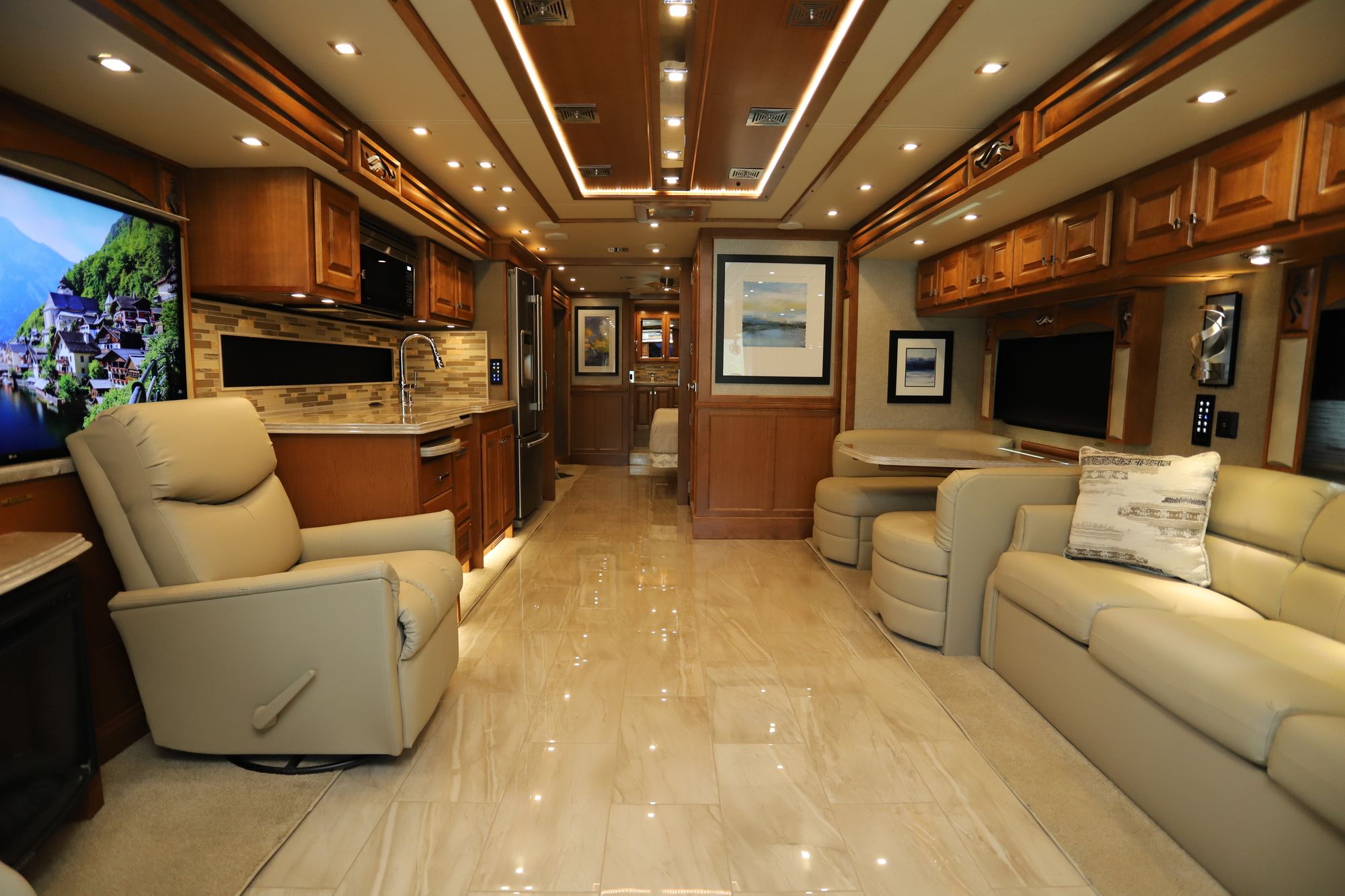 Used 2019 Tiffin Motor Homes Phaeton 37BH Class A  For Sale