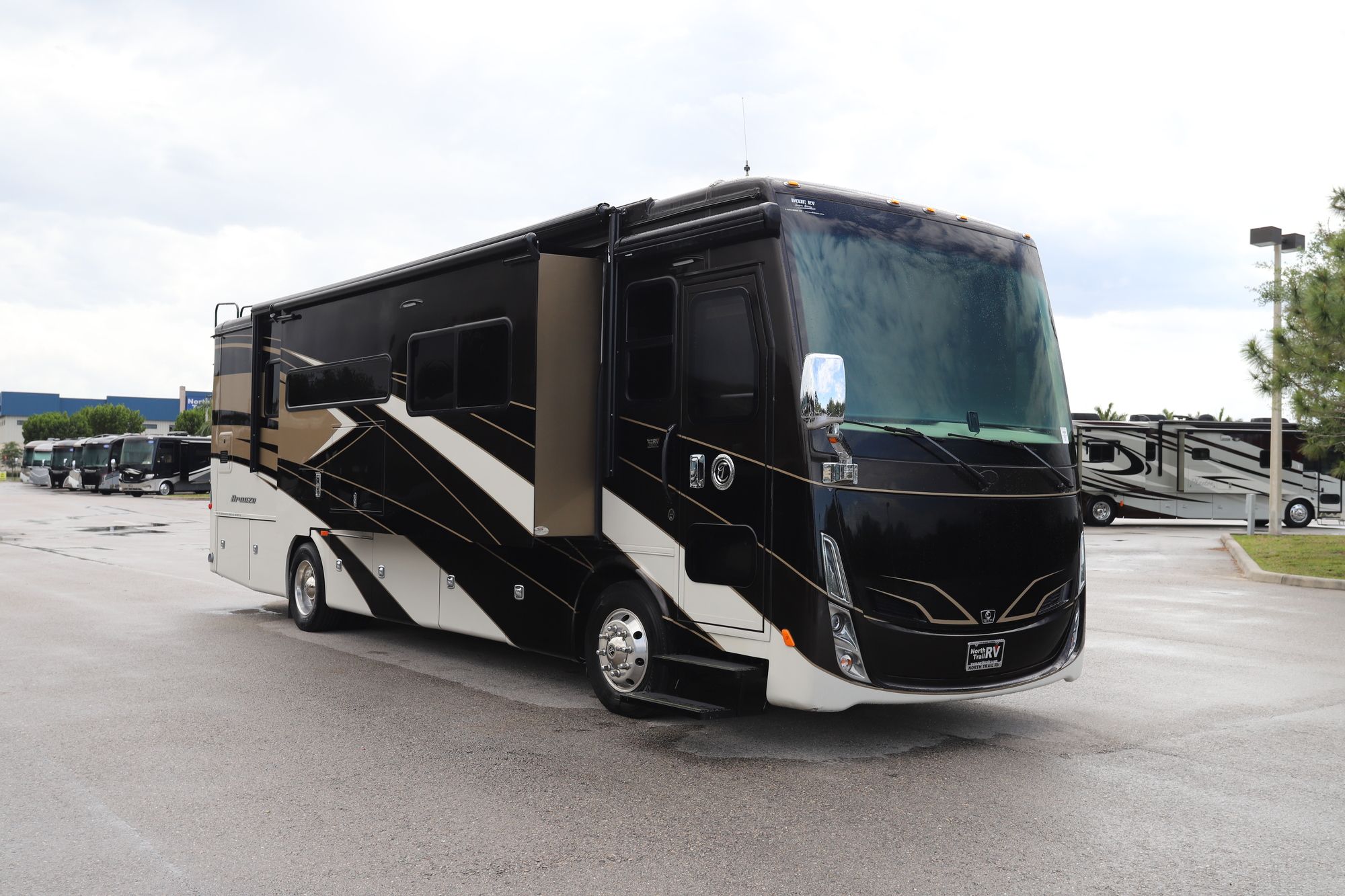 Used 2020 Tiffin Motor Homes Breeze 33BR Class A  For Sale