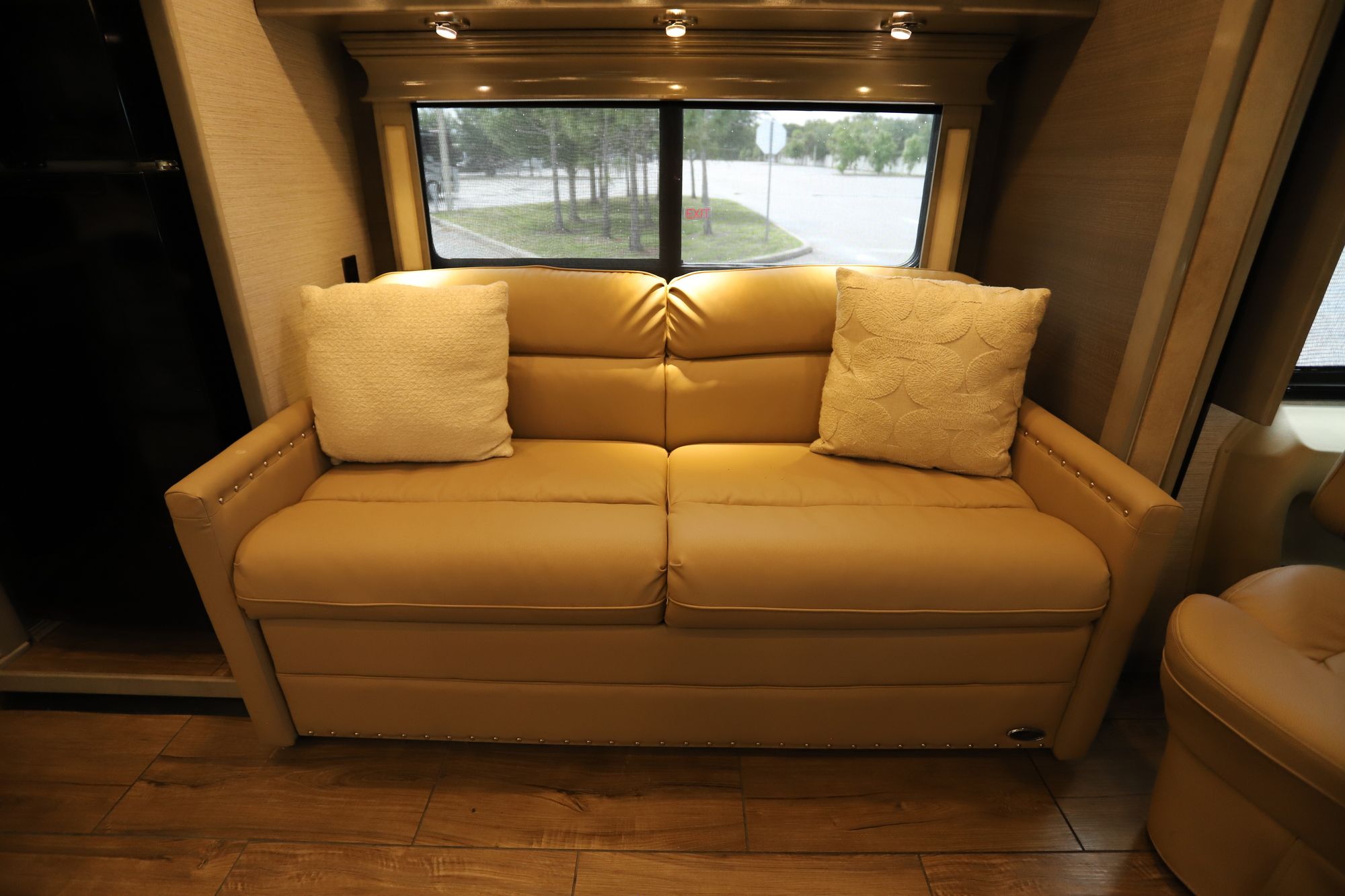 Used 2020 Tiffin Motor Homes Breeze 33BR Class A  For Sale