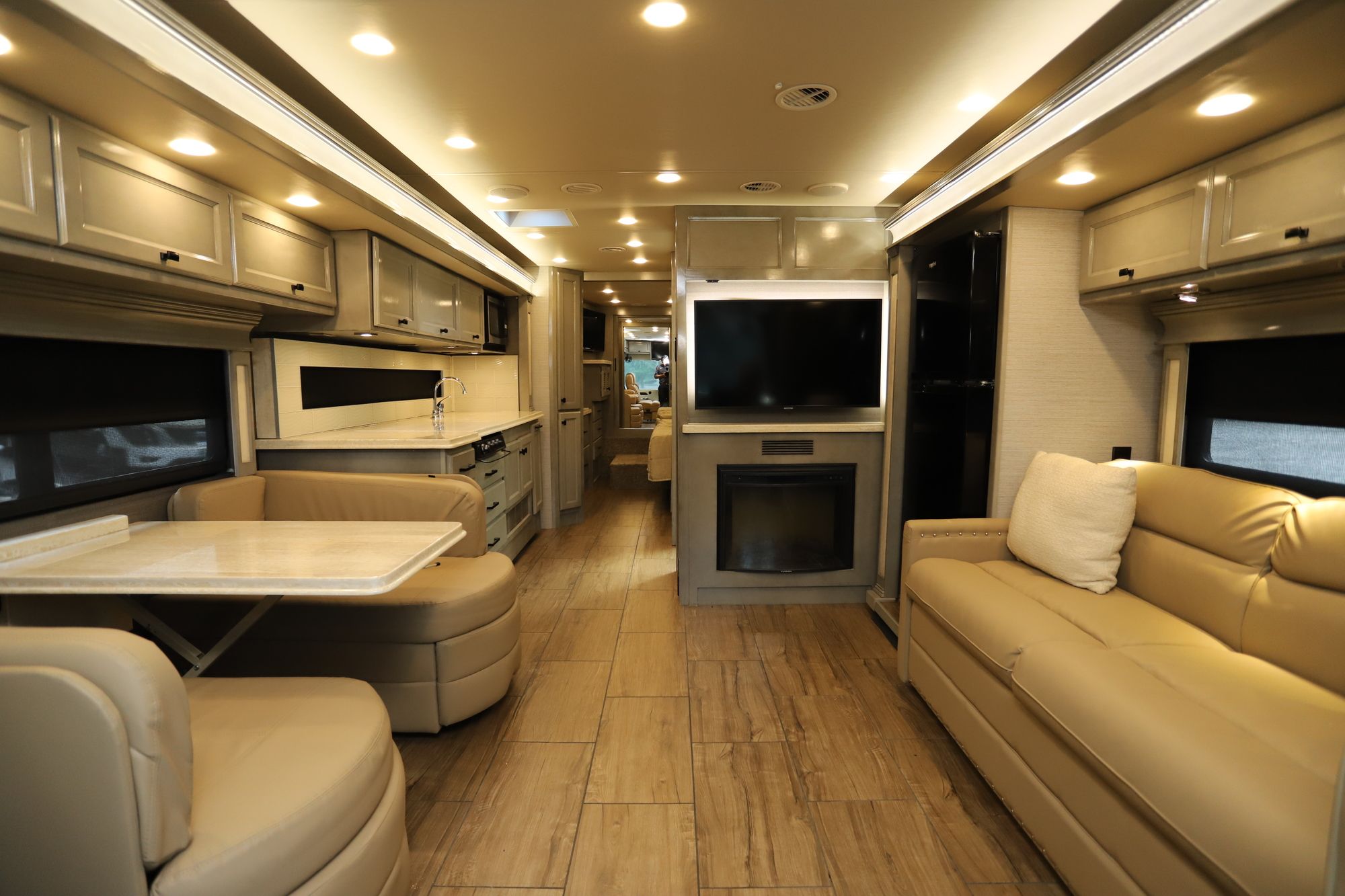 Used 2020 Tiffin Motor Homes Breeze 33BR Class A  For Sale