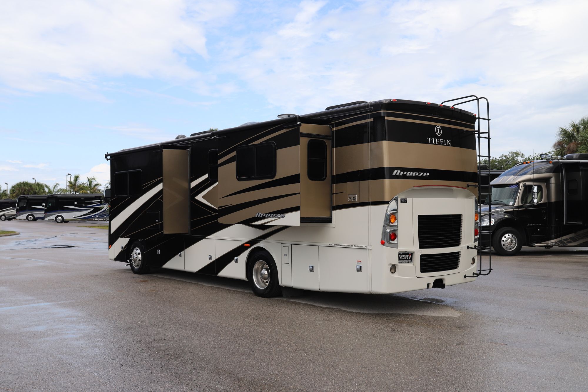 Used 2020 Tiffin Motor Homes Breeze 33BR Class A  For Sale