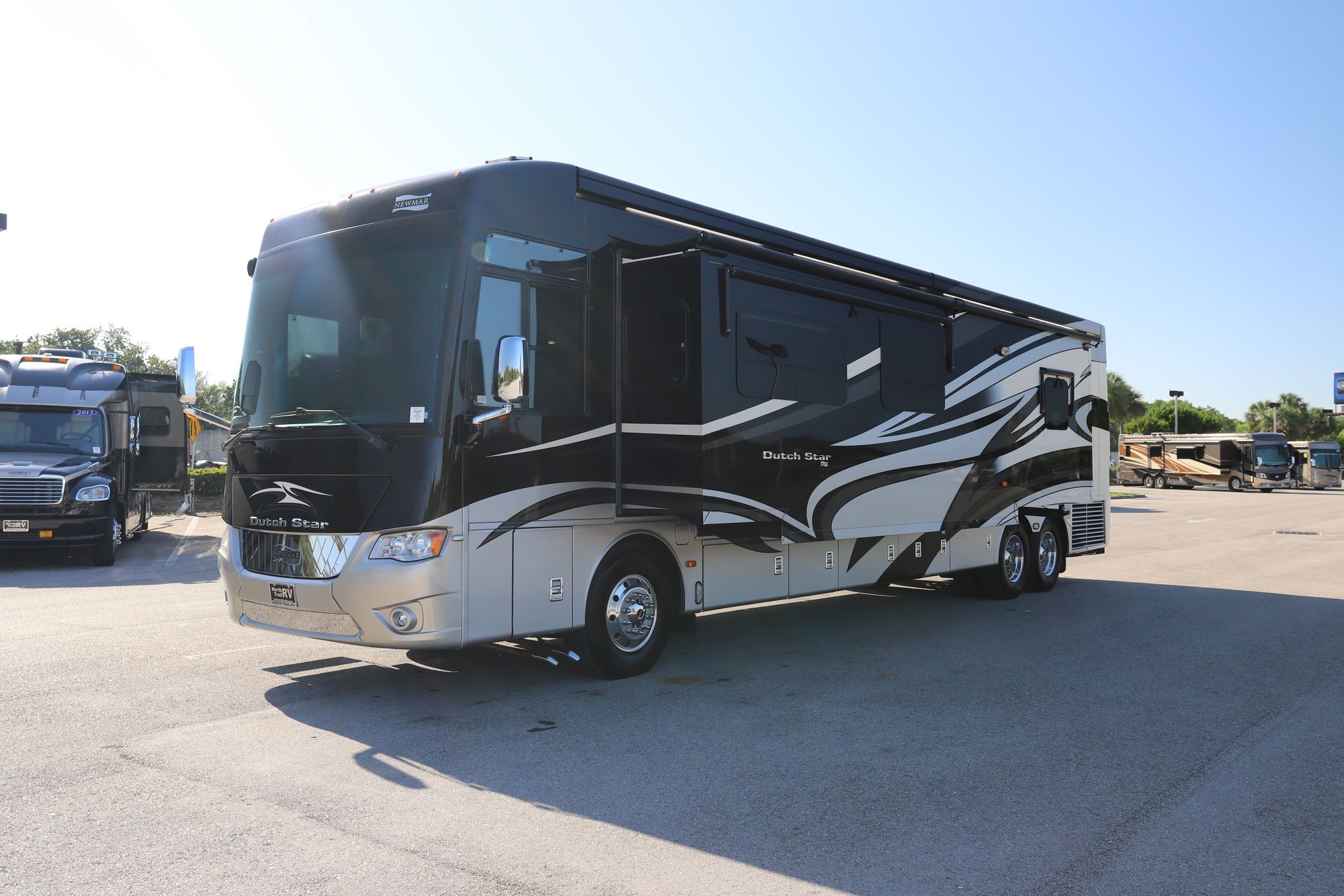 Used 2015 Newmar Dutch Star 4369 Class A  For Sale