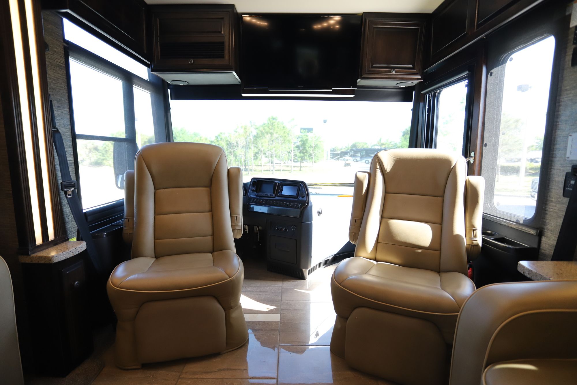 Used 2015 Newmar Dutch Star 4369 Class A  For Sale