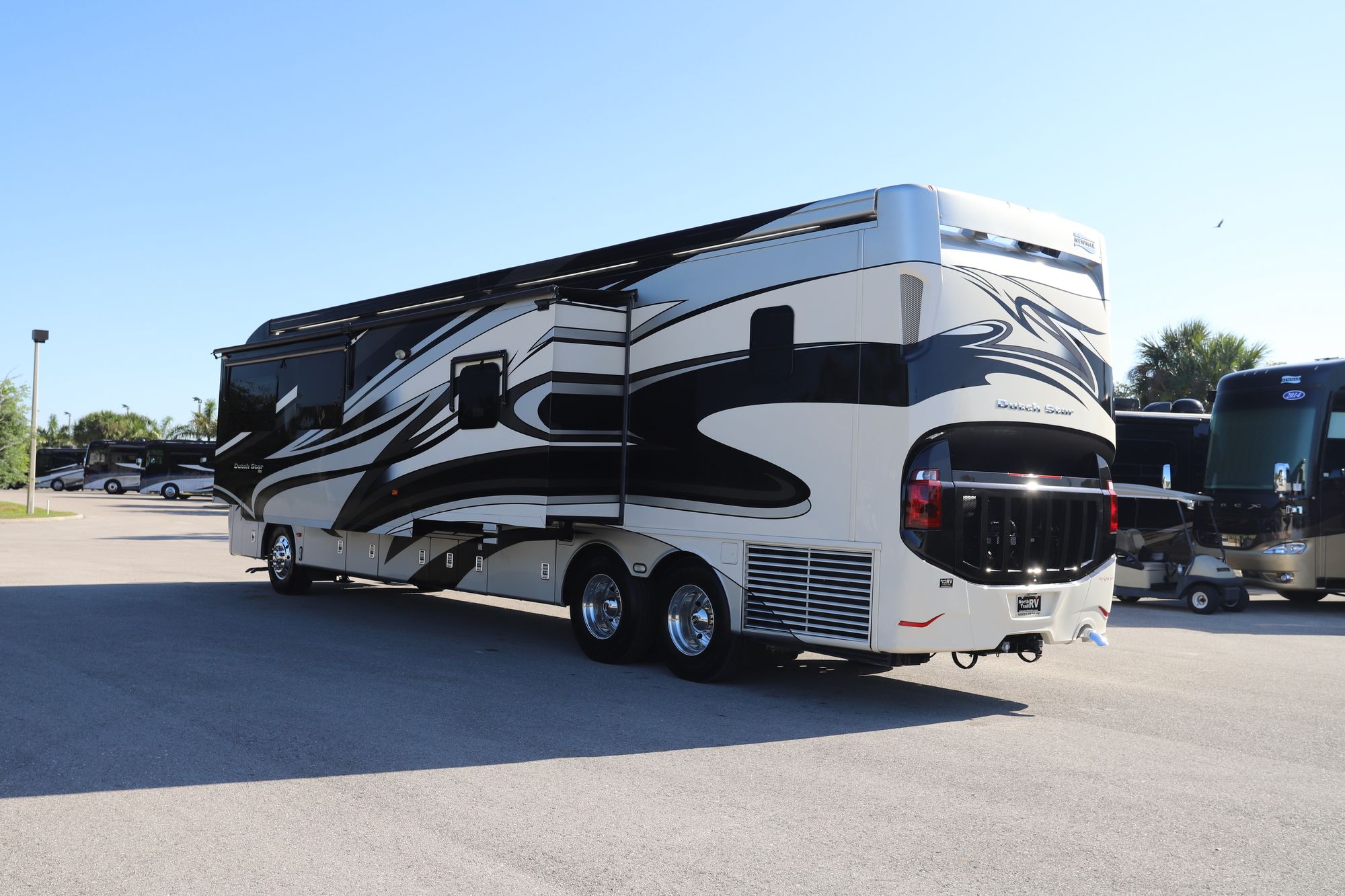 Used 2015 Newmar Dutch Star 4369 Class A  For Sale