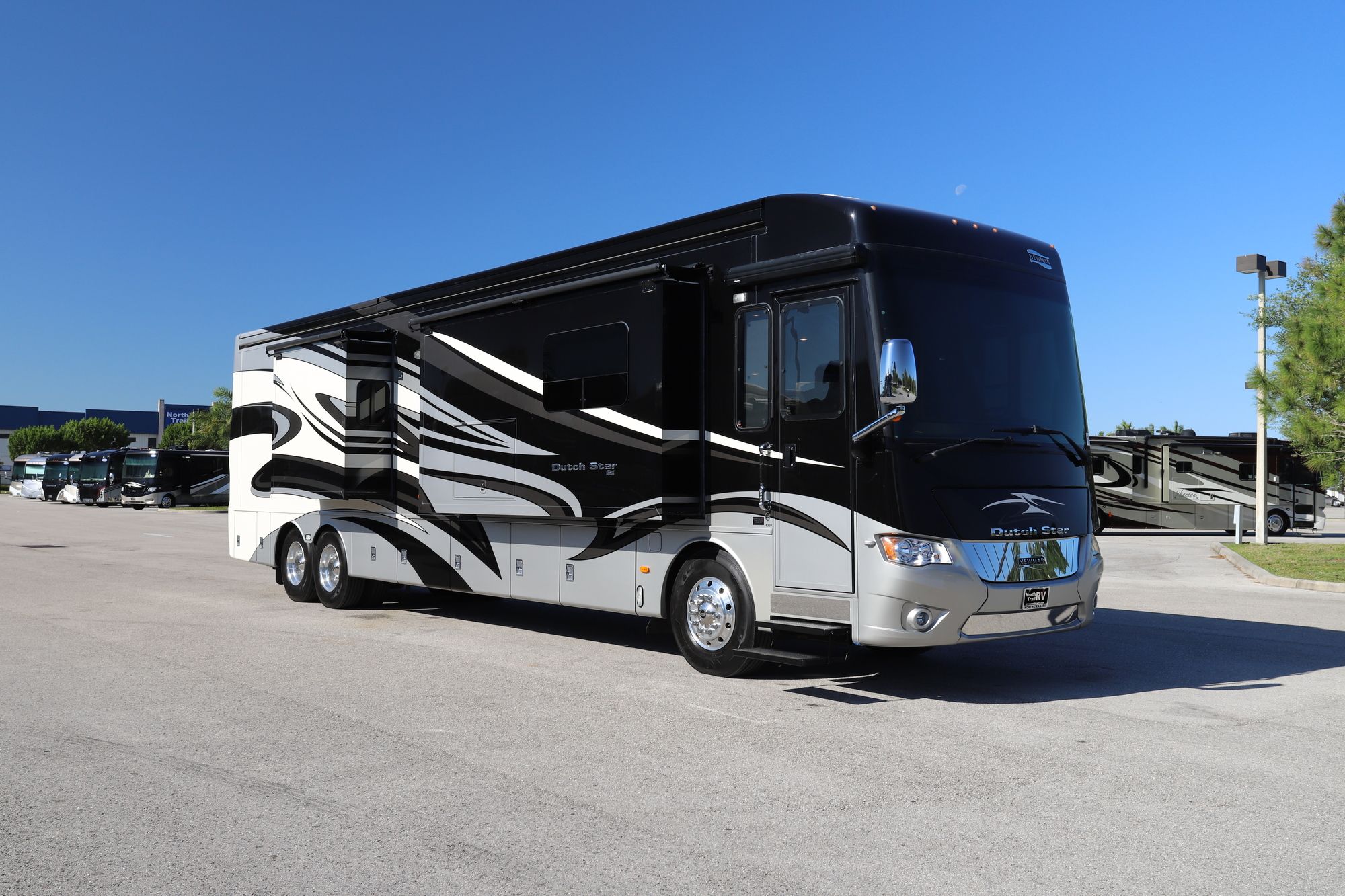 Used 2015 Newmar Dutch Star 4369 Class A  For Sale