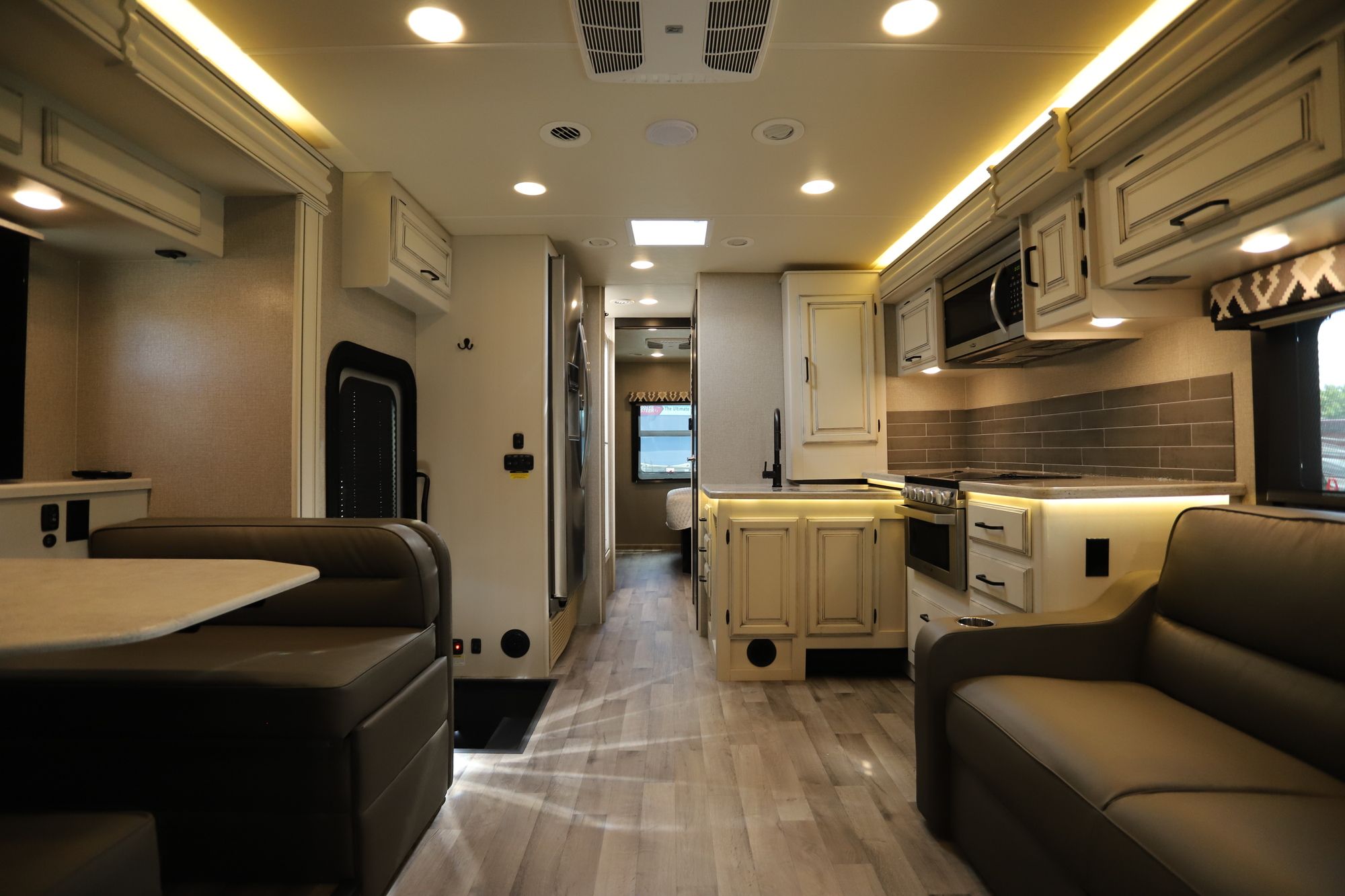 Used 2020 Jayco Precept 31UL Class A  For Sale