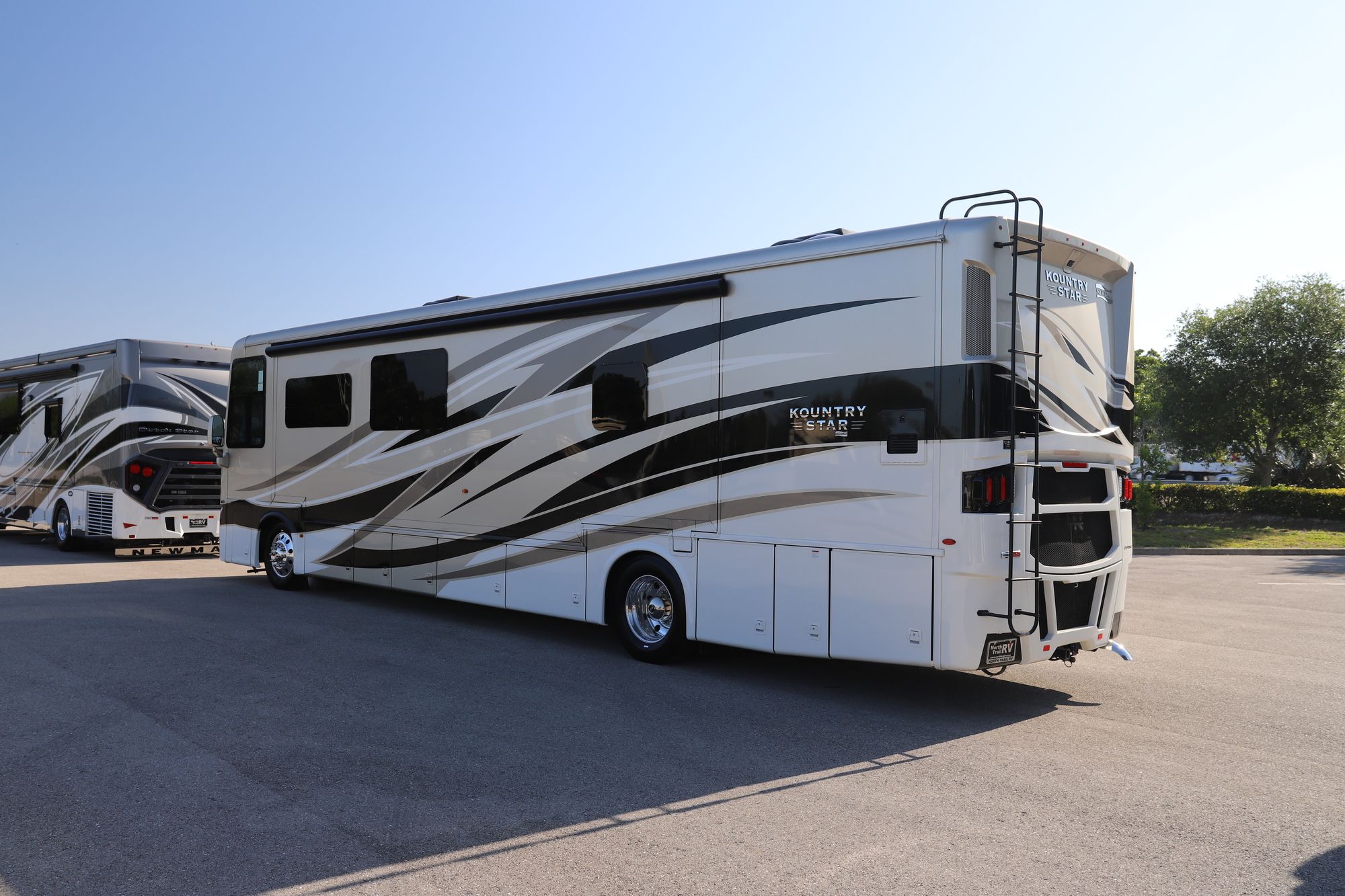 New 2021 Newmar Kountry Star 4037 Class A  For Sale