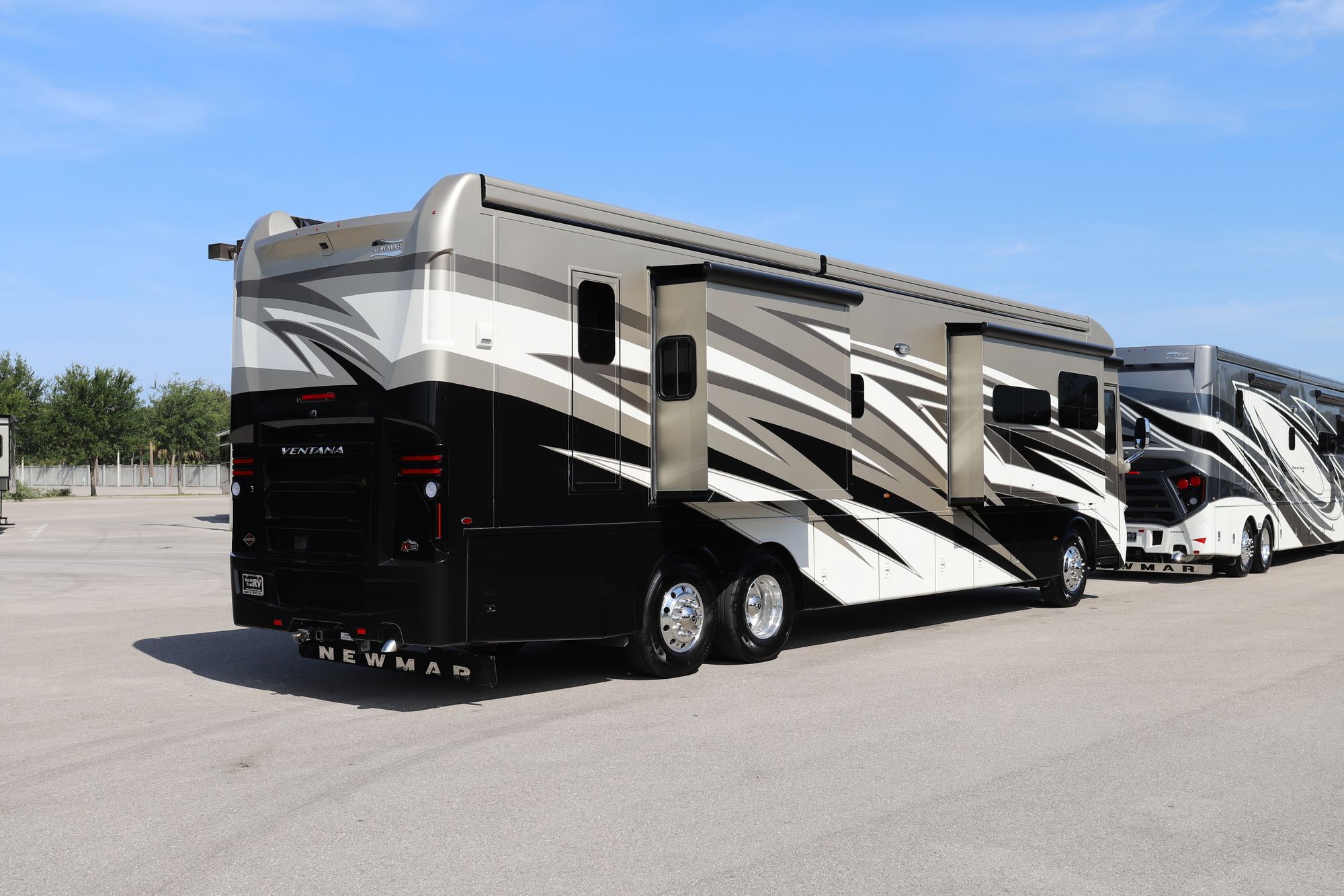 New 2021 Newmar Ventana 4326 Class A  For Sale