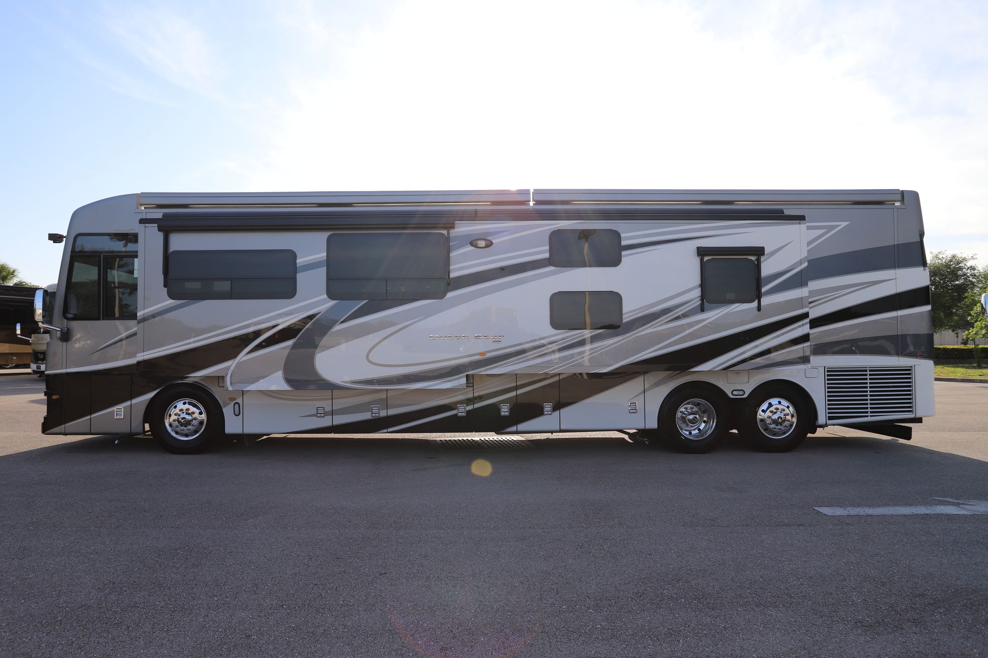 New 2021 Newmar Dutch Star 4326 Class A  For Sale