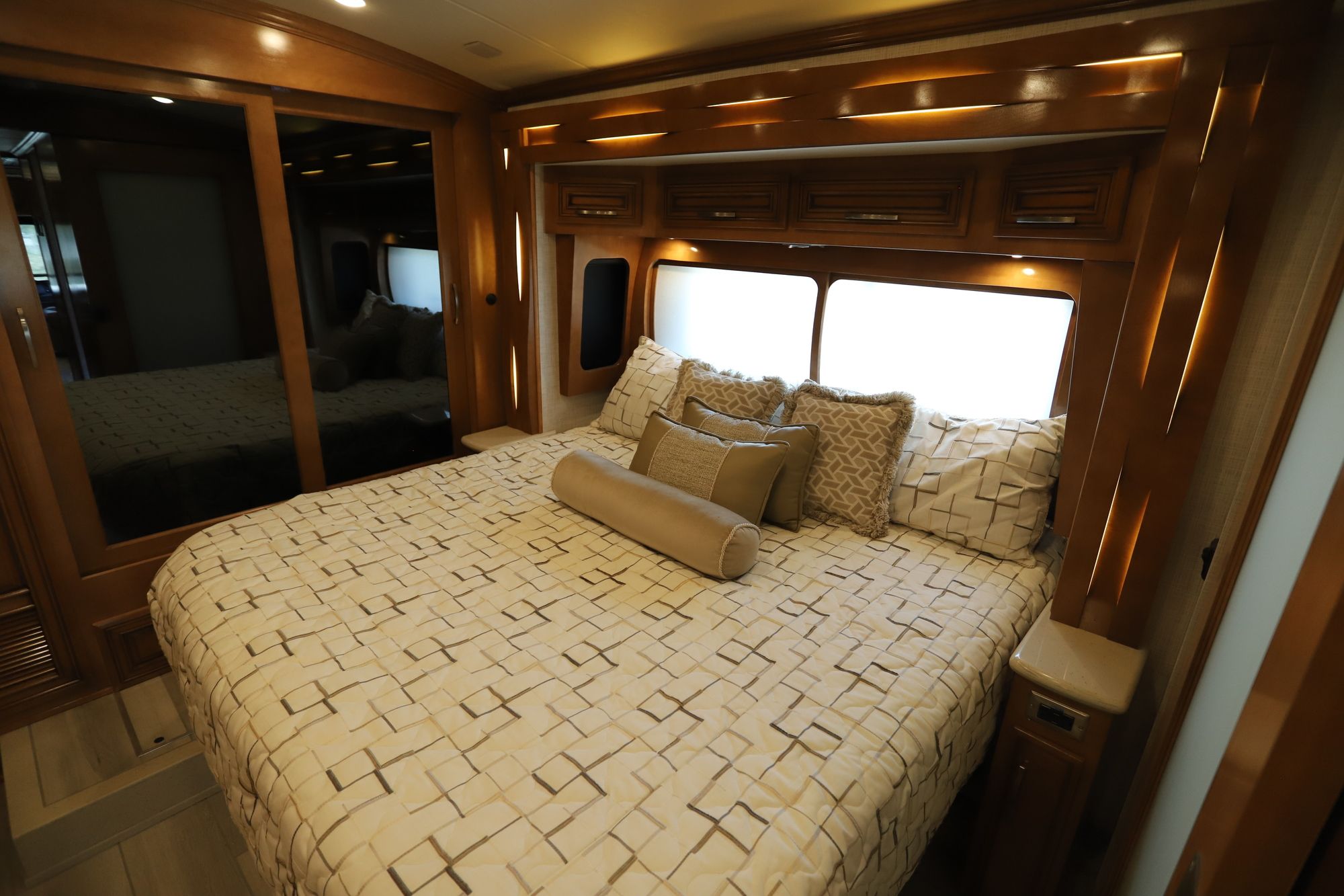 New 2021 Newmar New Aire 3543 Class A  For Sale