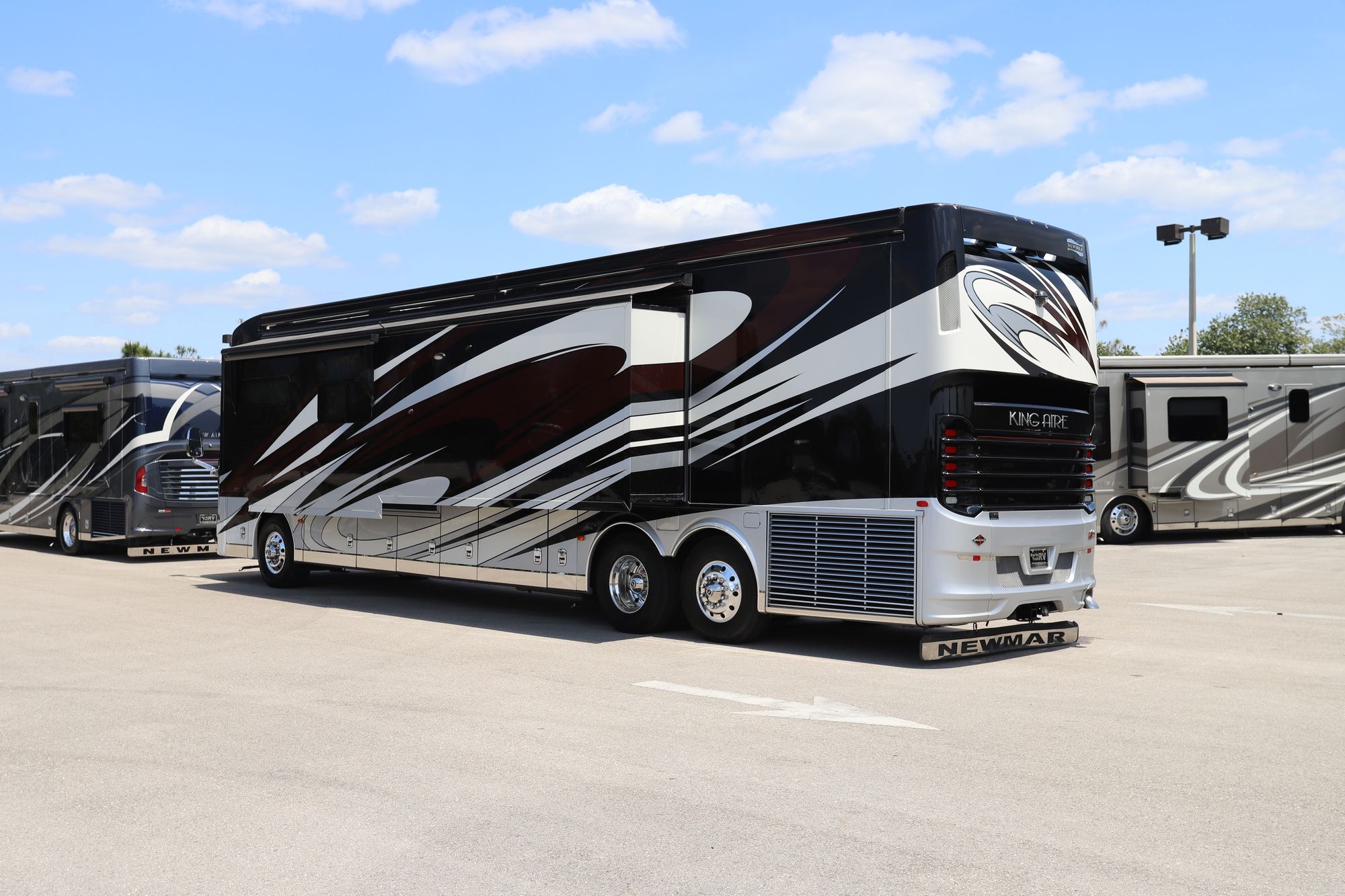 Used 2017 Newmar King Aire 4584 Class A  For Sale