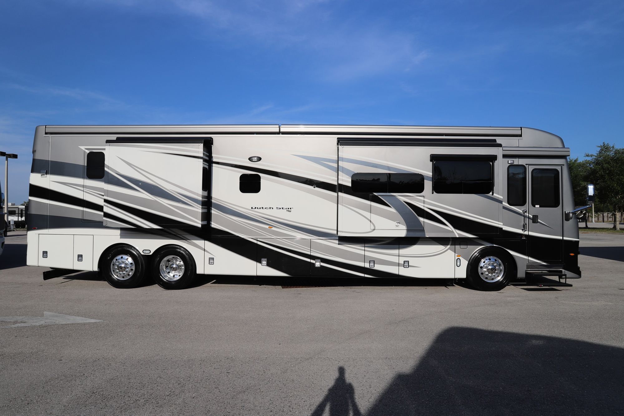 New 2021 Newmar Dutch Star 4326 Class A  For Sale