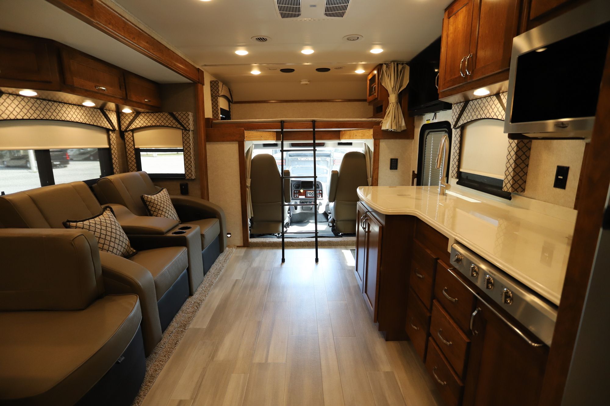 New 2021 Renegade Rv Valencia 38RB Super C  For Sale