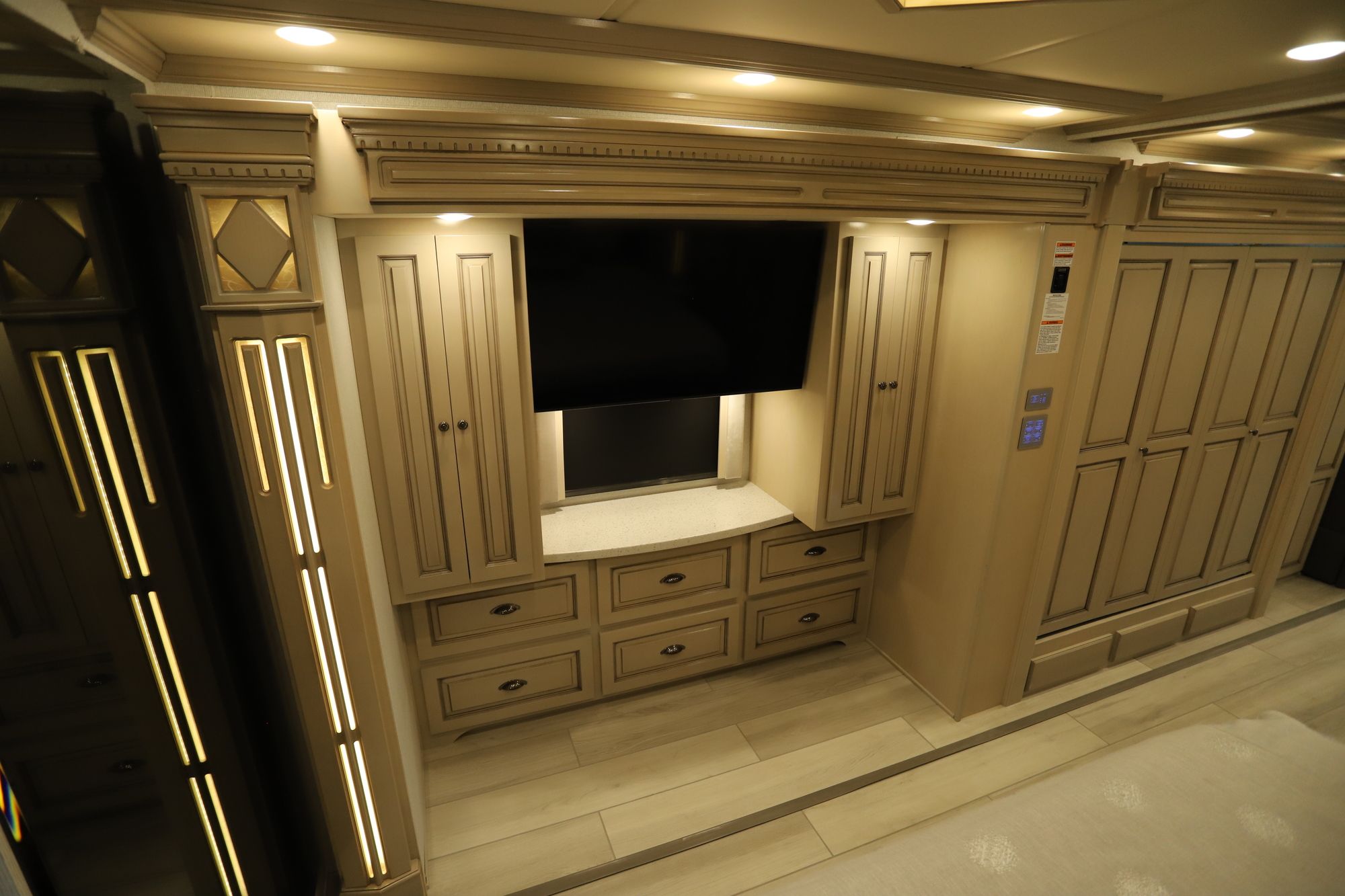 New 2021 Newmar Dutch Star 4326 Class A  For Sale