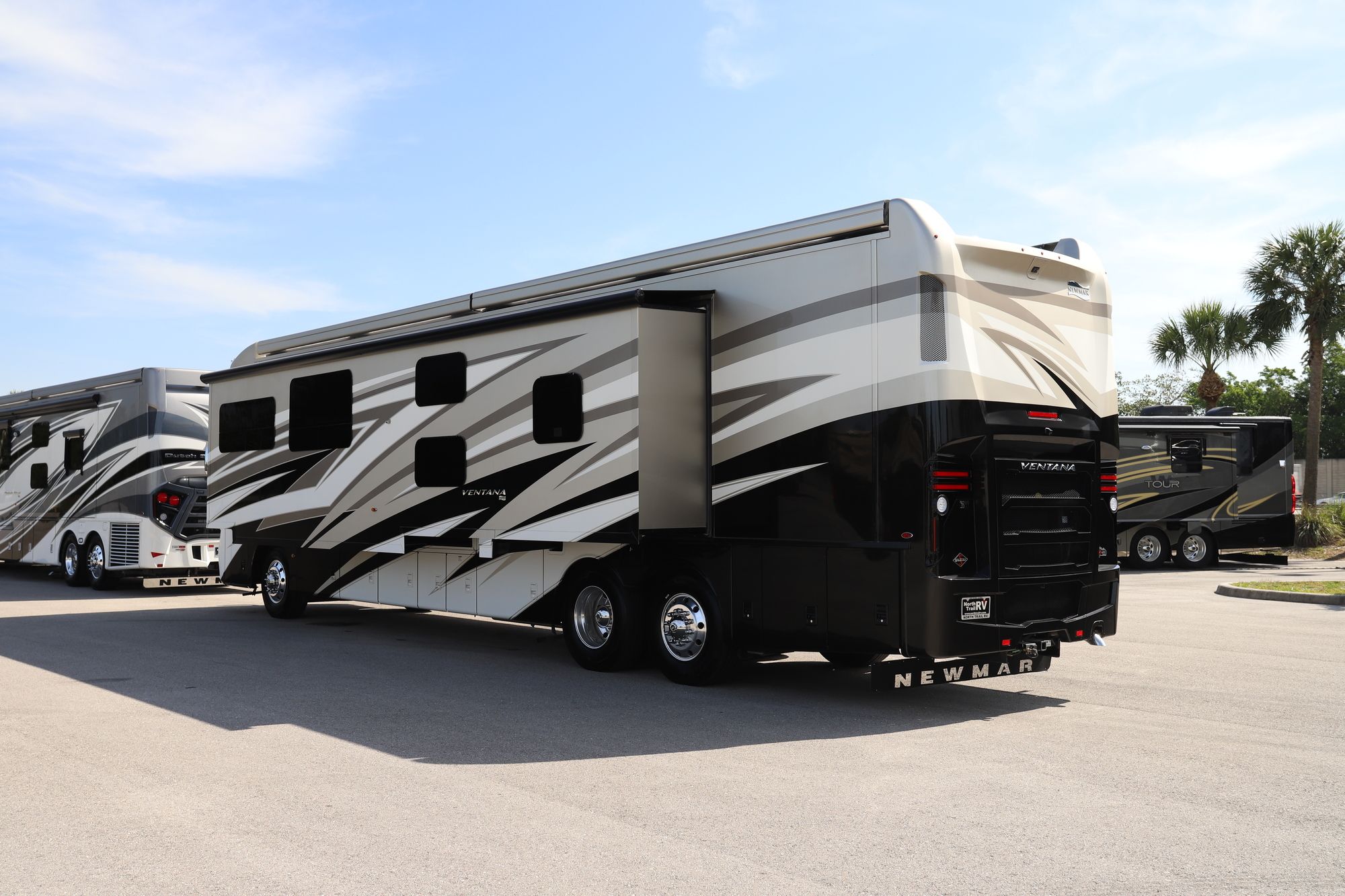 New 2021 Newmar Ventana 4326 Class A  For Sale