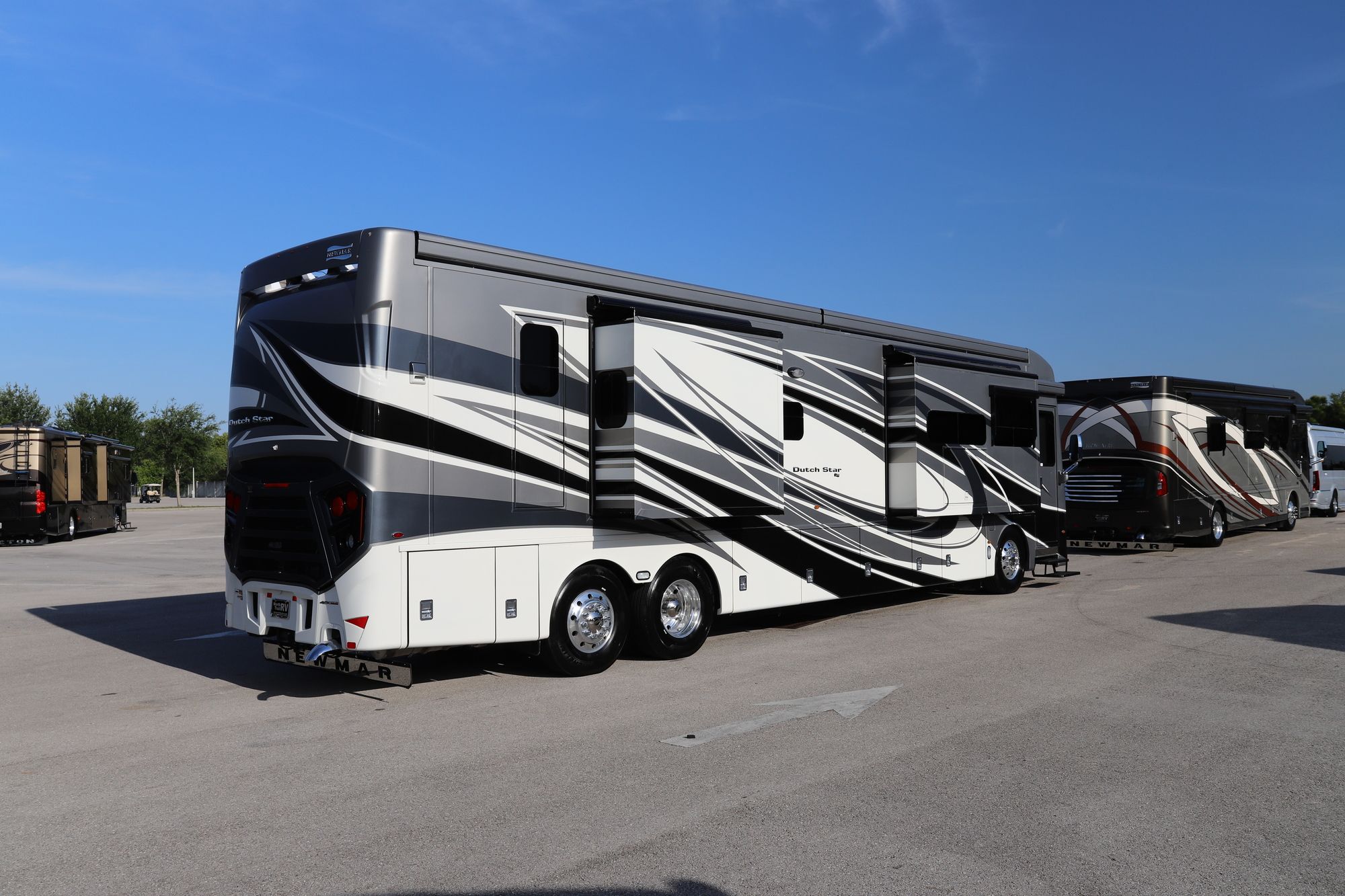 New 2021 Newmar Dutch Star 4326 Class A  For Sale