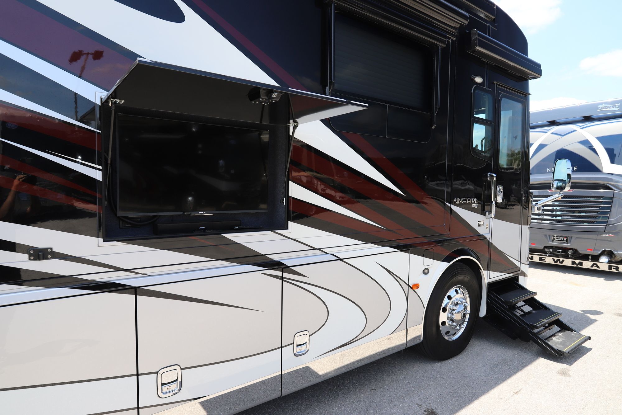 Used 2017 Newmar King Aire 4584 Class A  For Sale