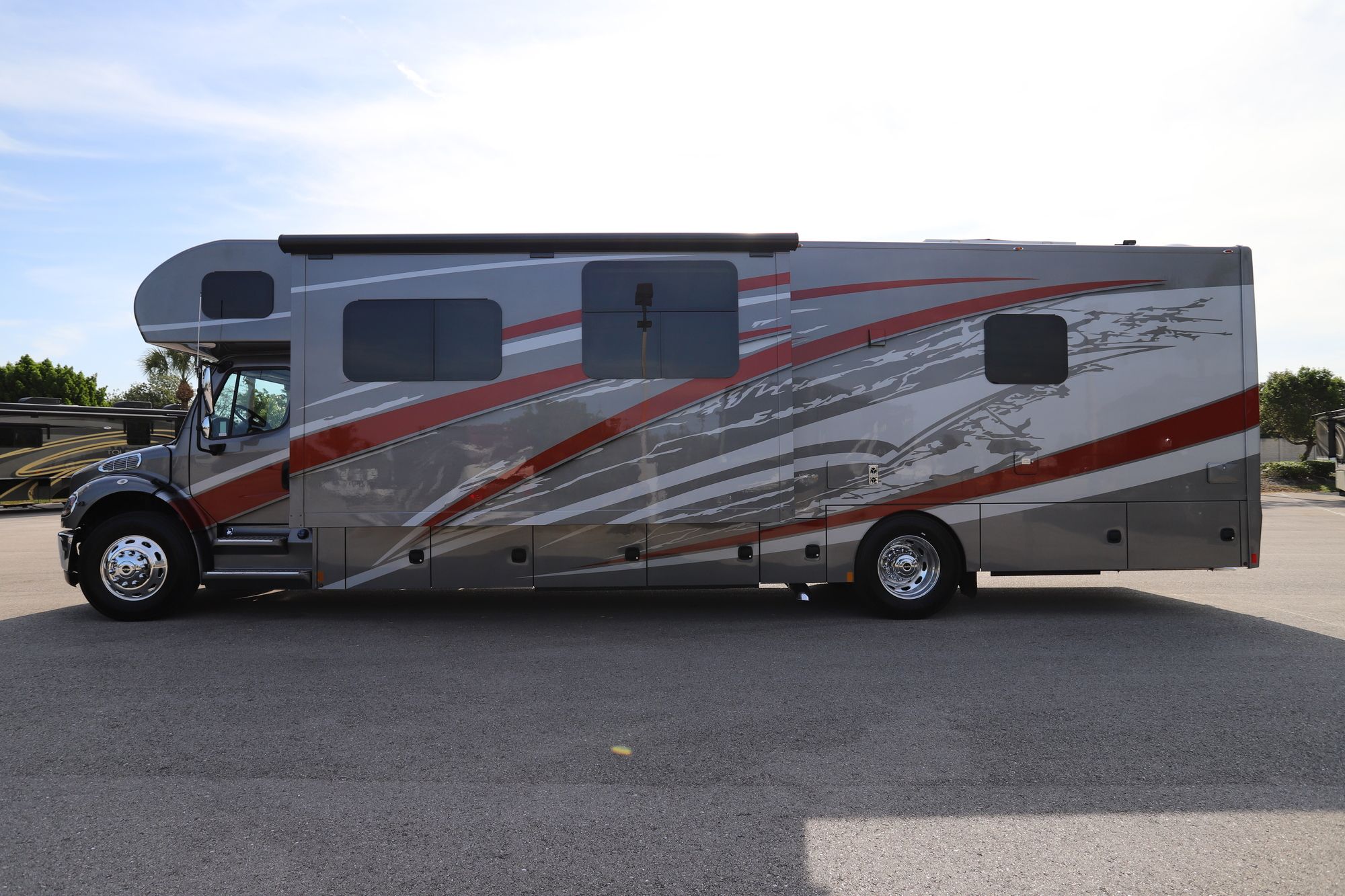 New 2021 Renegade Rv Valencia 38RB Super C  For Sale