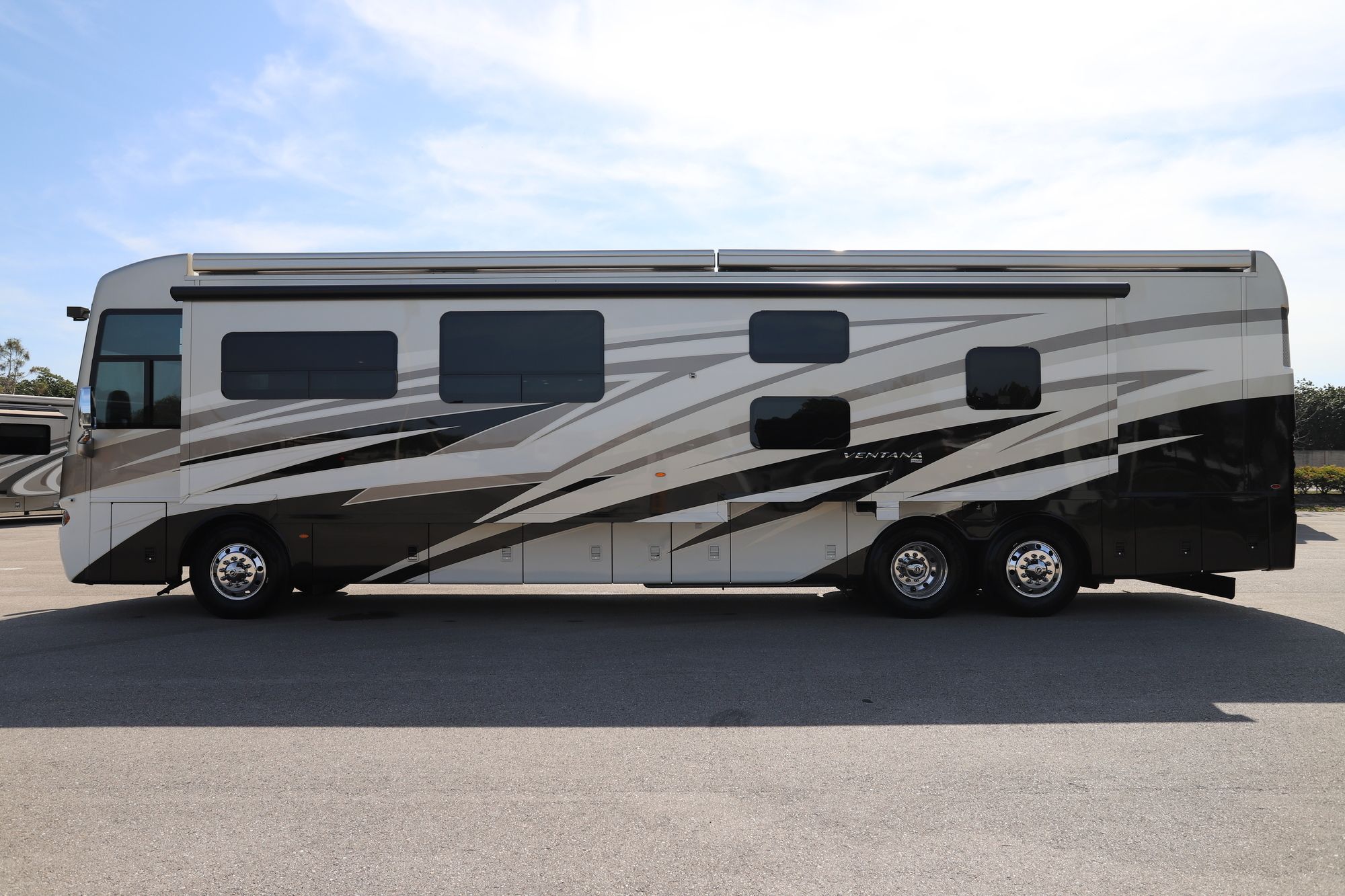 New 2021 Newmar Ventana 4326 Class A  For Sale