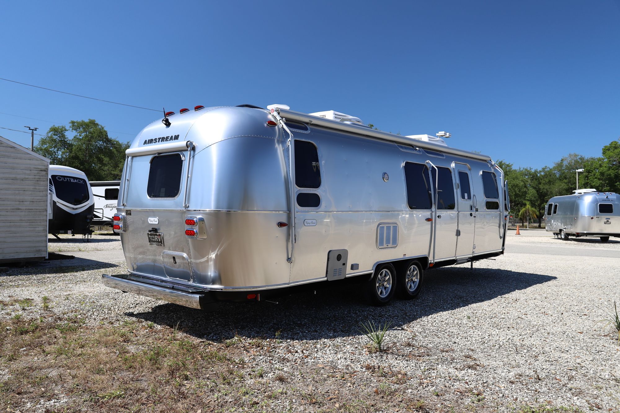 New 2021 Airstream Flying Cloud 30FBQ Travel Trailer  For Sale