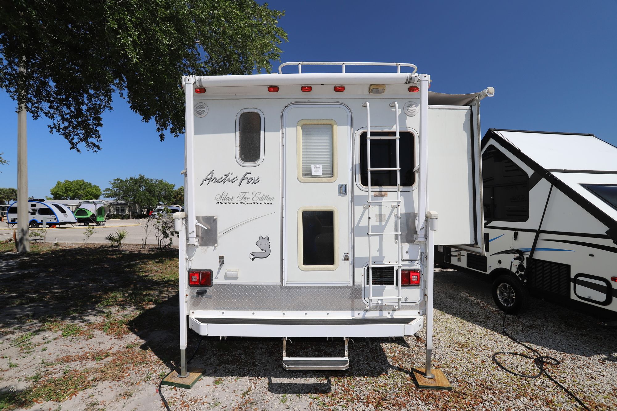 Used 2006 Northwood Arctic Fox 990 Truck Camper  For Sale