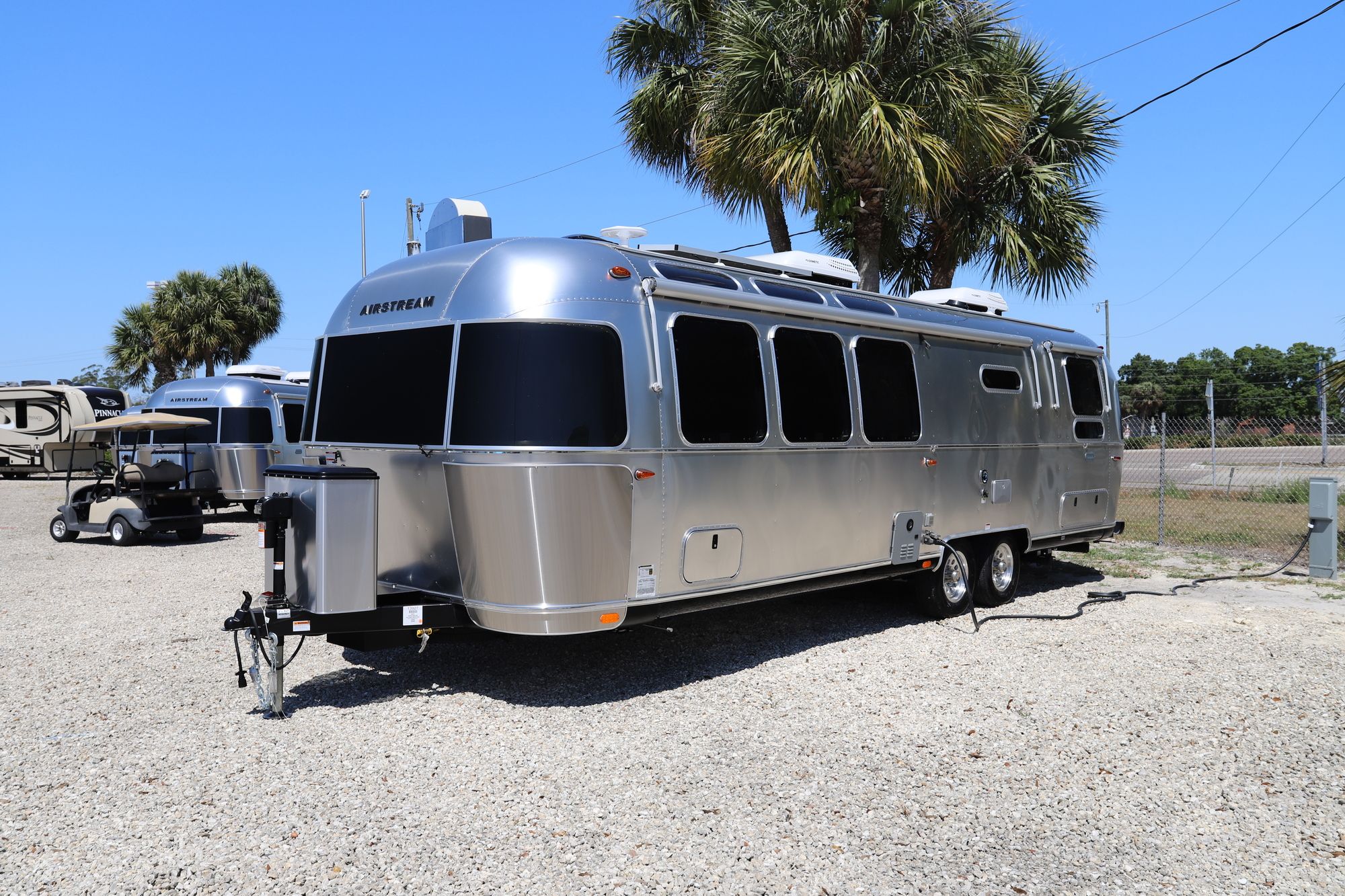 New 2021 Airstream Globetrotter 30RB Travel Trailer  For Sale