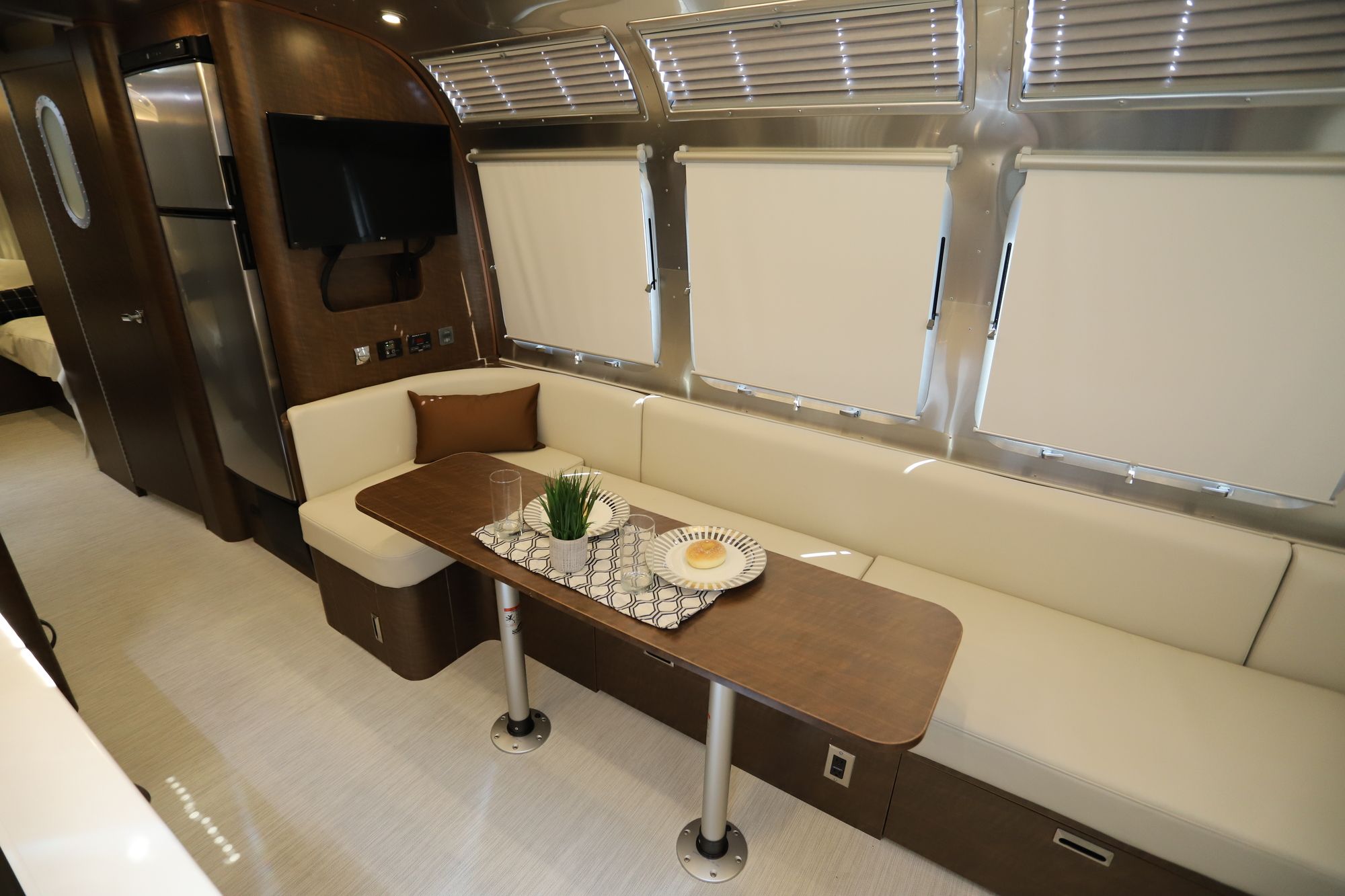 New 2021 Airstream Globetrotter 30RB Travel Trailer  For Sale