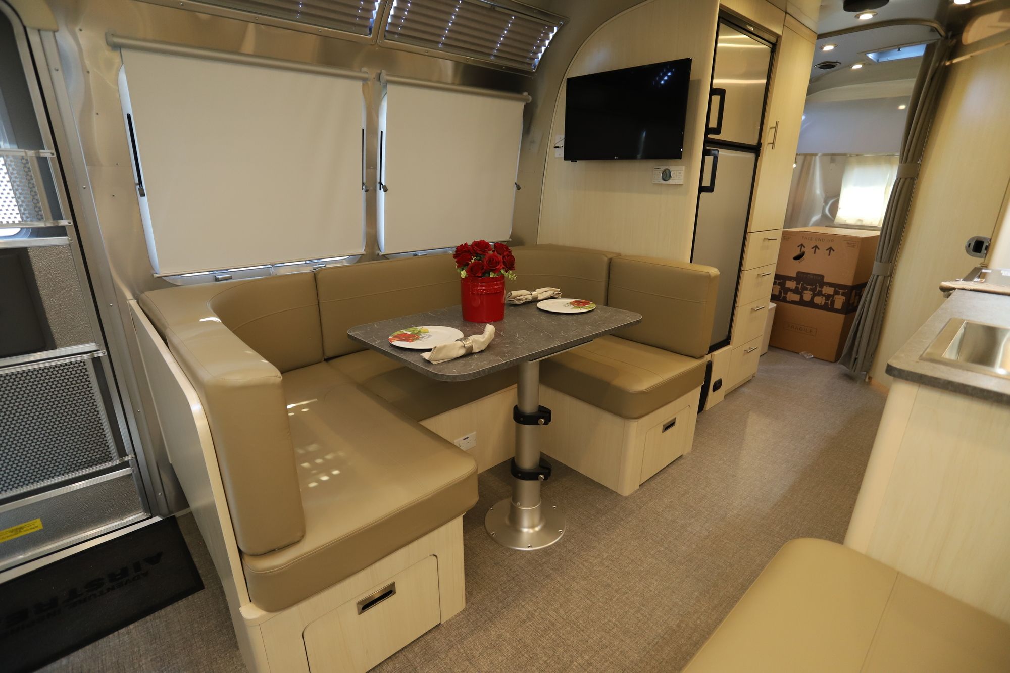 New 2021 Airstream Flying Cloud 30FBQ Travel Trailer  For Sale